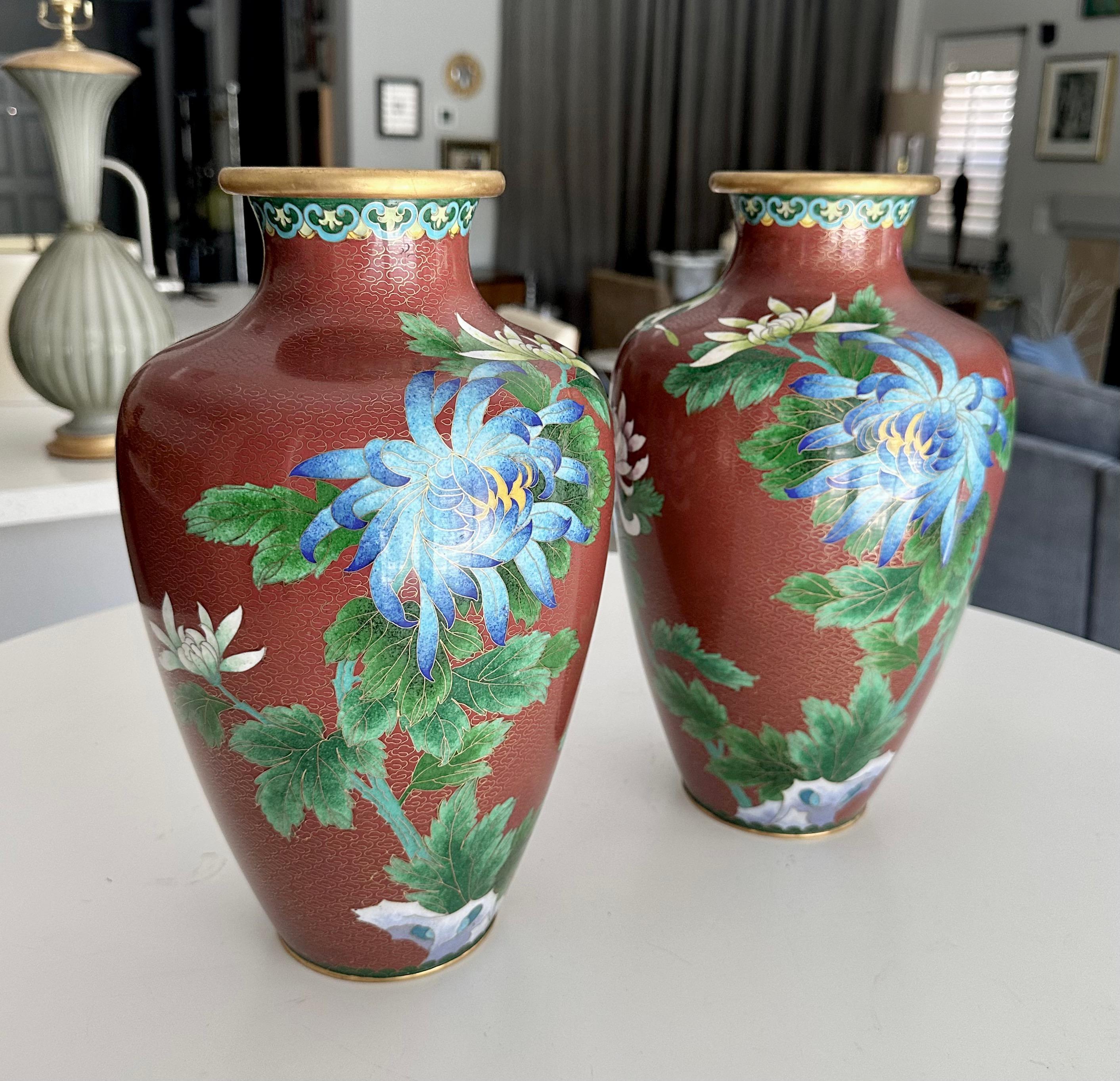 Pair Chinese Cloisonné Floral Vases In Good Condition For Sale In Palm Springs, CA
