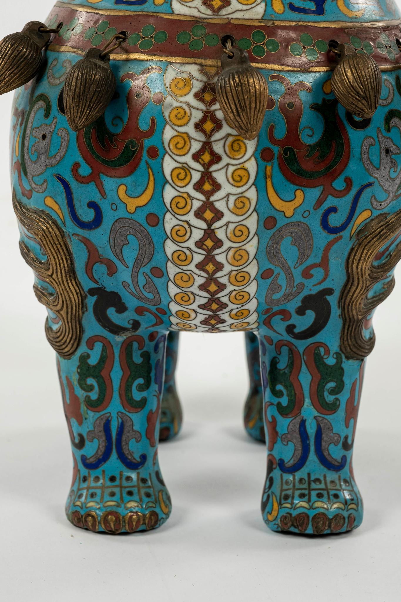 Pareja de perros Fu chinos de cloisonné en venta 5