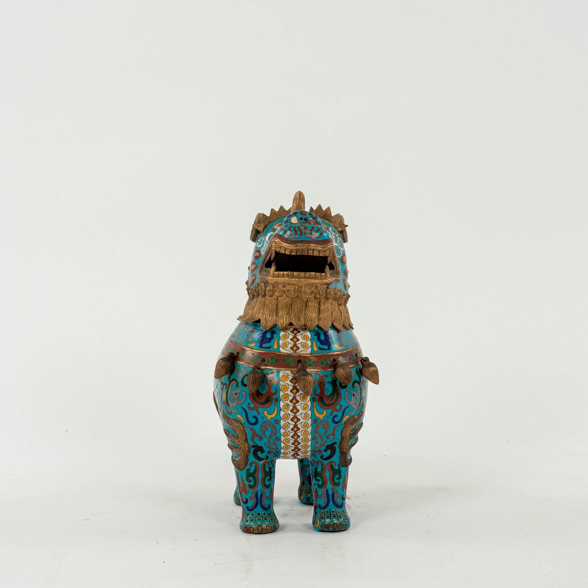 Pareja de perros Fu chinos de cloisonné principios del siglo XX en venta
