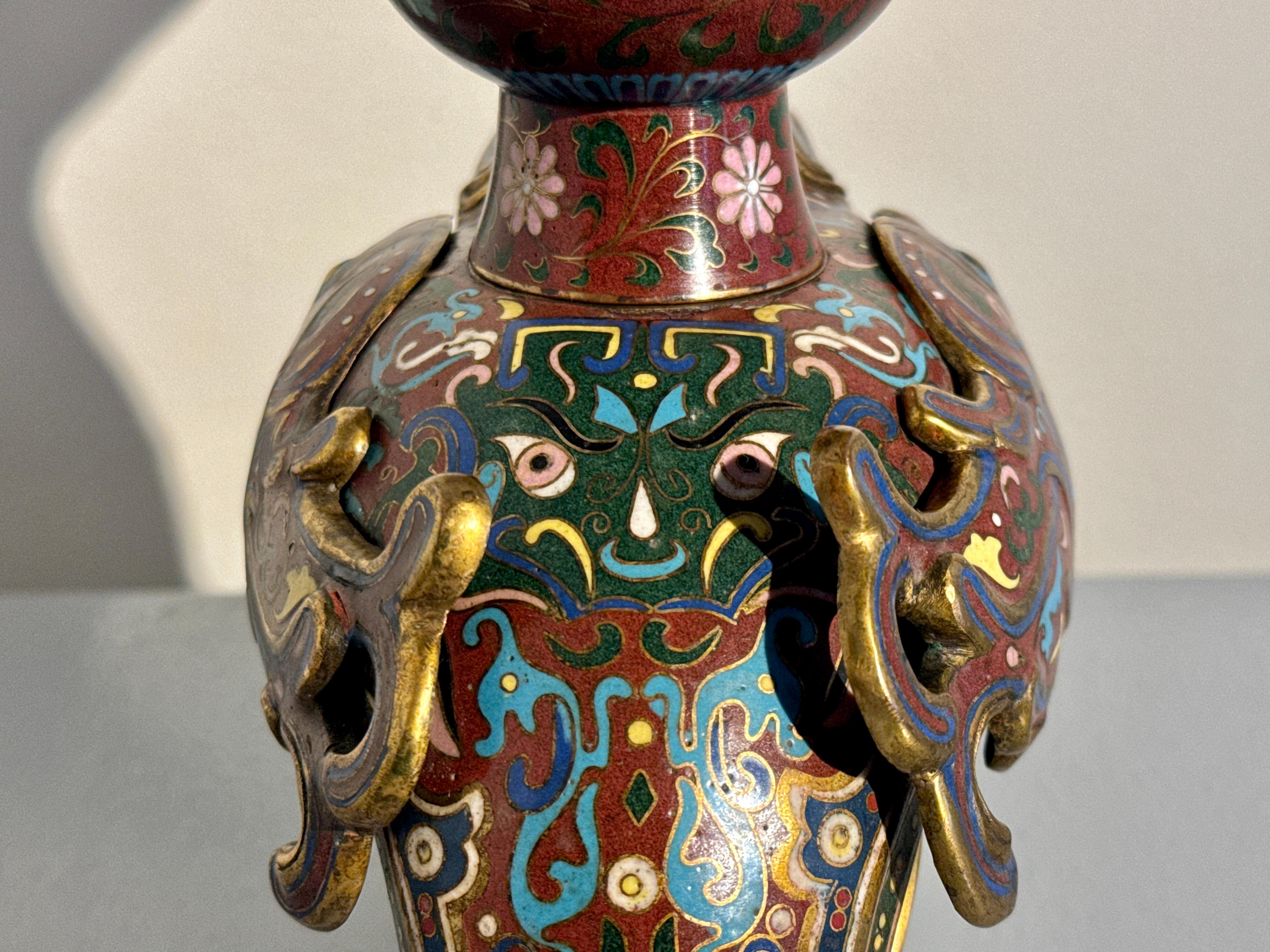 Paire de vases Phoenix Zun en cloisonné, dynastie Qing tardive, c. 1900, Chine en vente 6