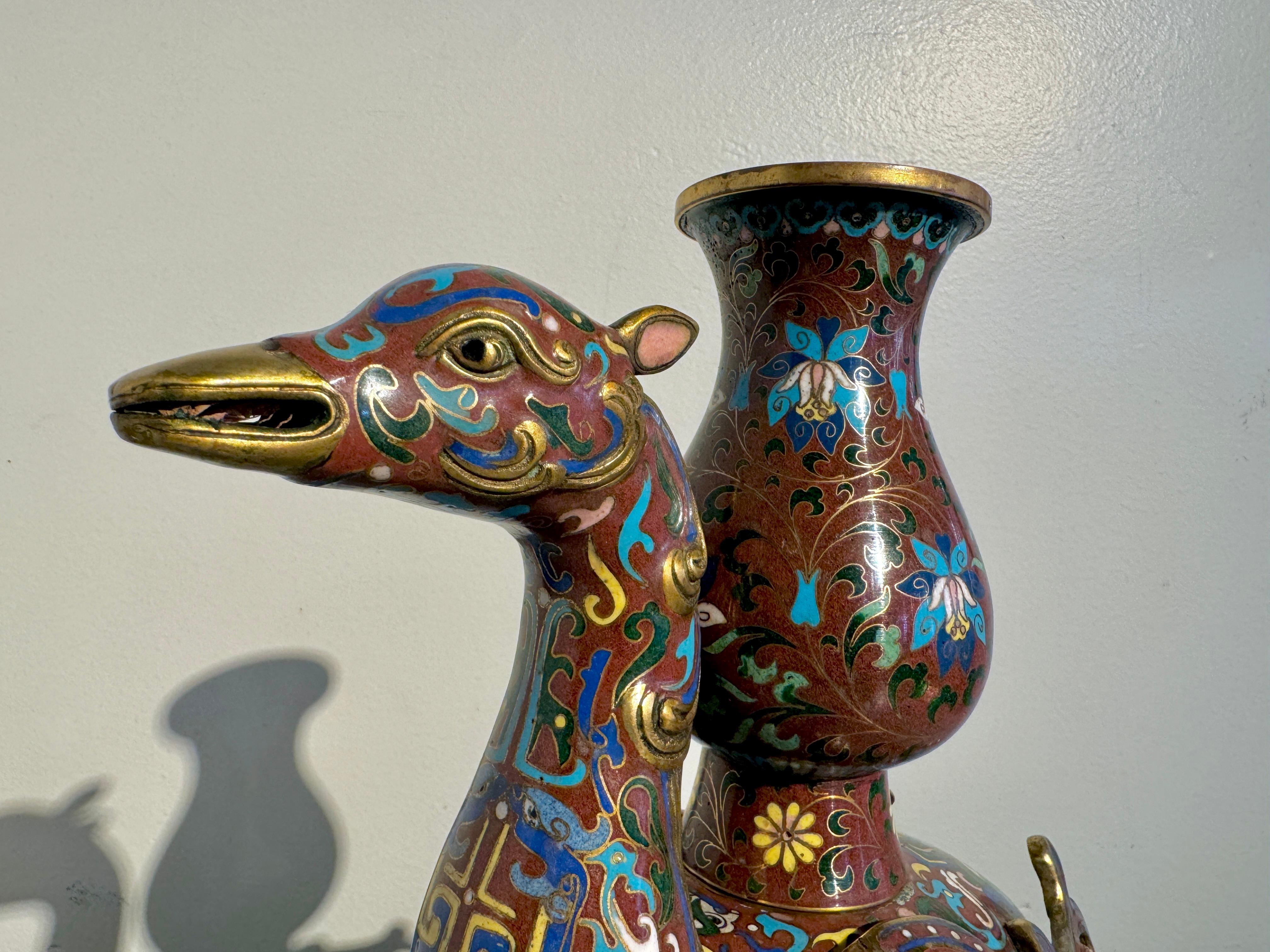 Paire de vases Phoenix Zun en cloisonné, dynastie Qing tardive, c. 1900, Chine en vente 8