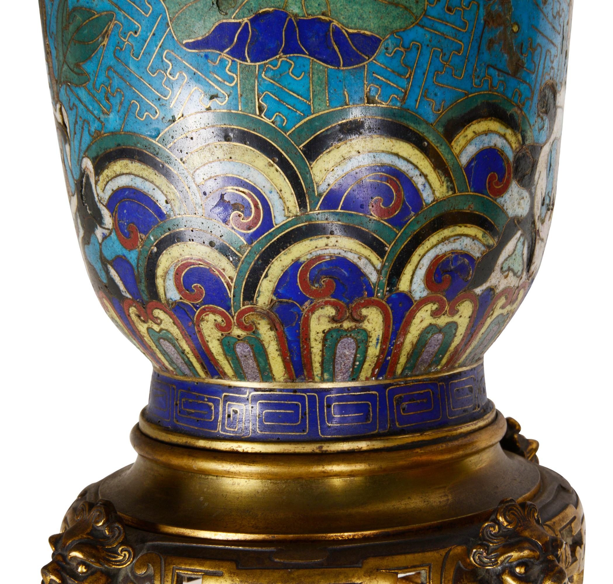 Paar chinesische Cloisonné-Vasen/Lampen, 19. Jahrhundert im Angebot 2