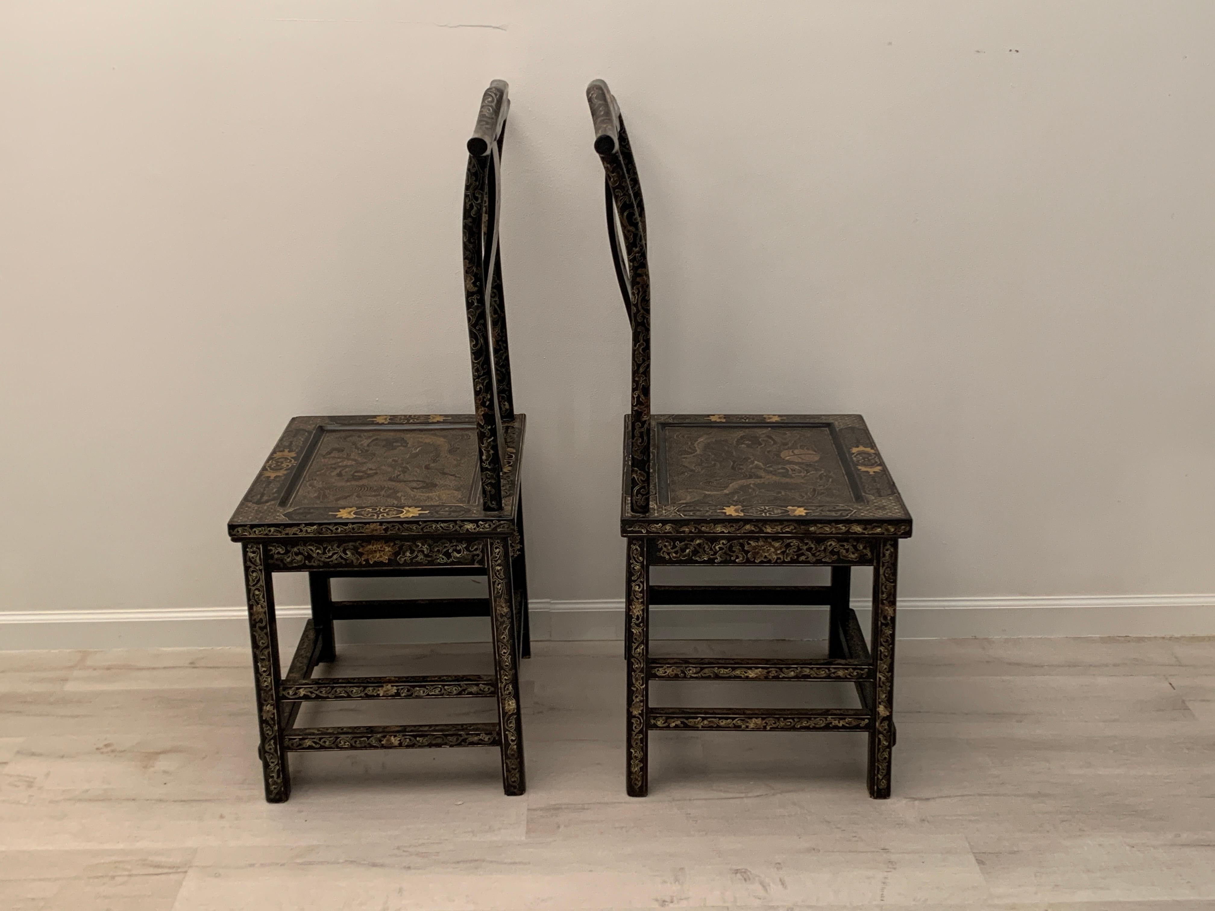 Pair Chinese Export Black Lacquer Gilt Painted Side Chairs, Mid 20th Century In Fair Condition In Austin, TX