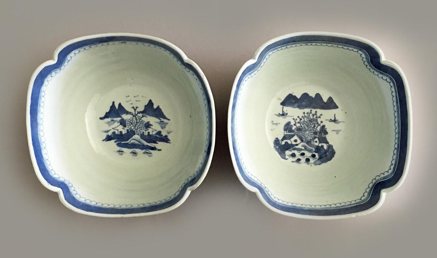Pair of Chinese Export Blue and White Square Salad Bowls In Good Condition For Sale In Sheffield, MA