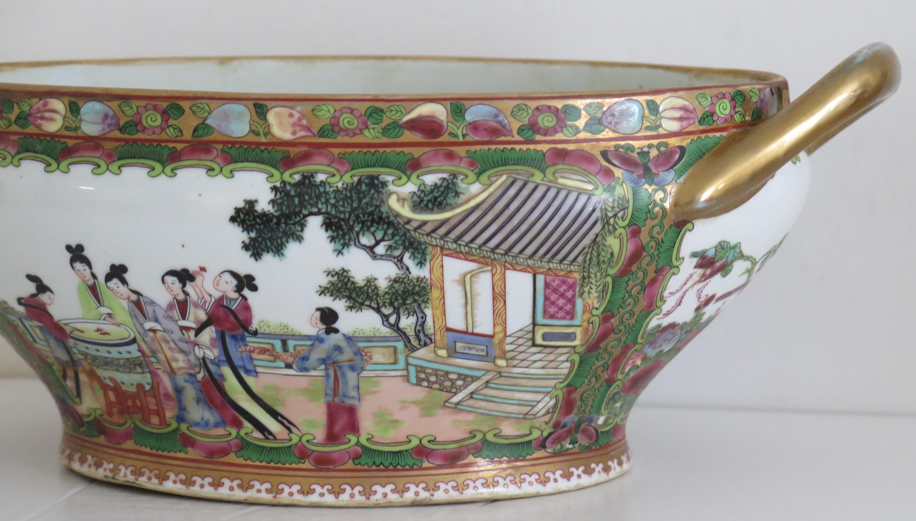 PAIR Chinese Export Large Tureens Porcelain Famille Rose Finely Hand Painted For Sale 7