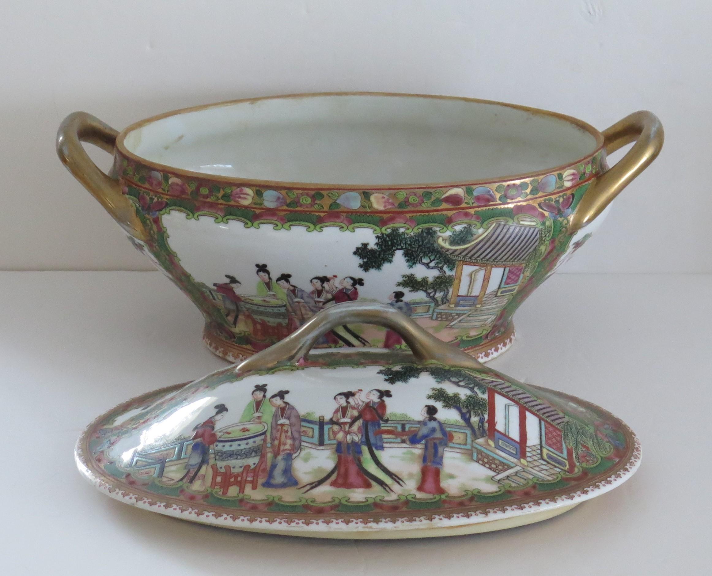 PAIR Chinese Export Large Tureens Porcelain Famille Rose Finely Hand Painted For Sale 3