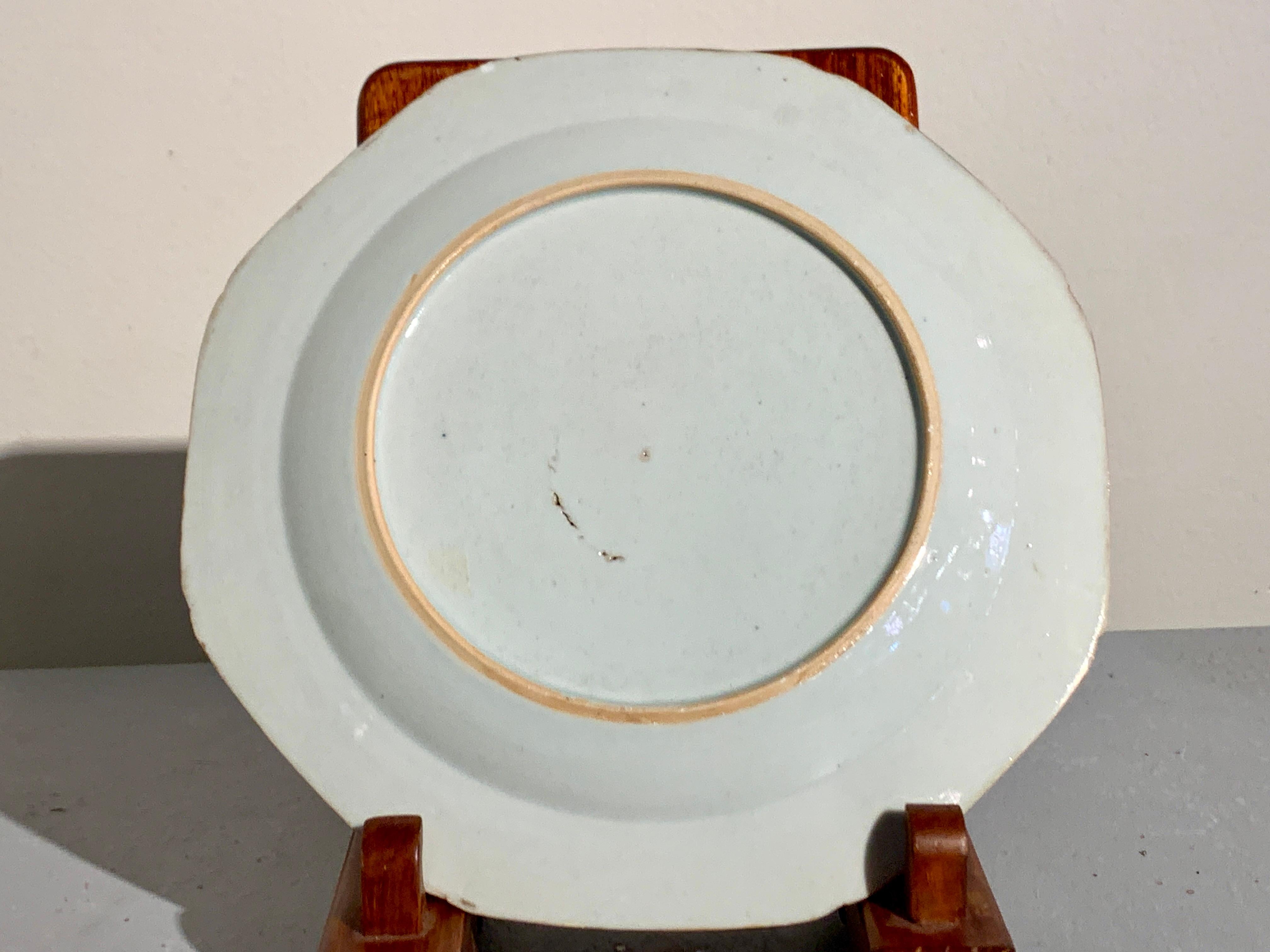 Paire d'assiettes armoriées en porcelaine d'exportation chinoise de Permbridge, milieu du 18e siècle, Chine en vente 1