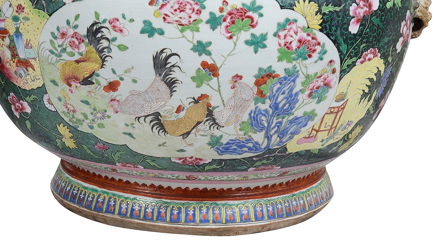 Paire de bols à poisson Famille Rose de Chine, début du 19e siècle, 64 cm de diamètre. en vente 1