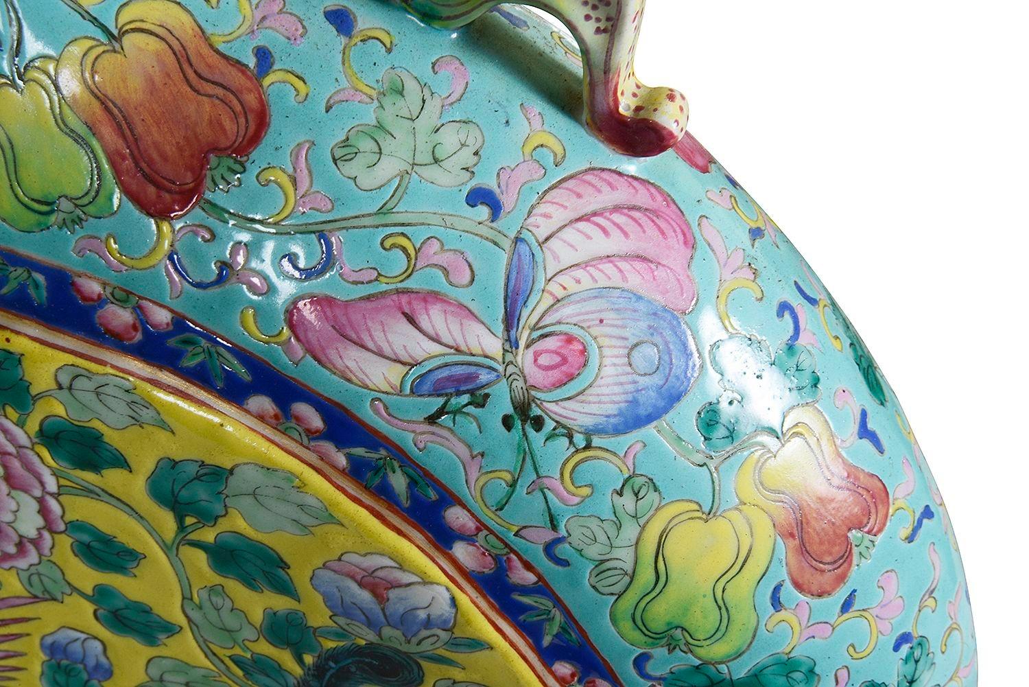 Paar chinesische Famille-Rose-Mond-Flaschen, 19. Jahrhundert, 50 cm hoch im Angebot 1