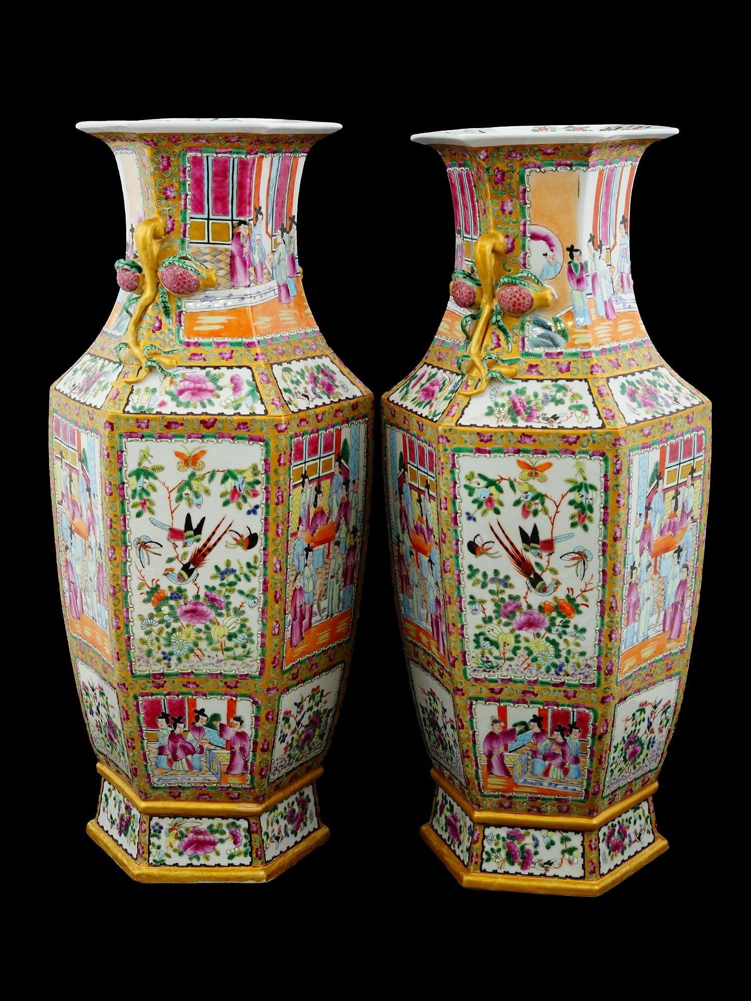 Paire de vases en porcelaine chinoise de la famille rose Bon état - En vente à New York, NY