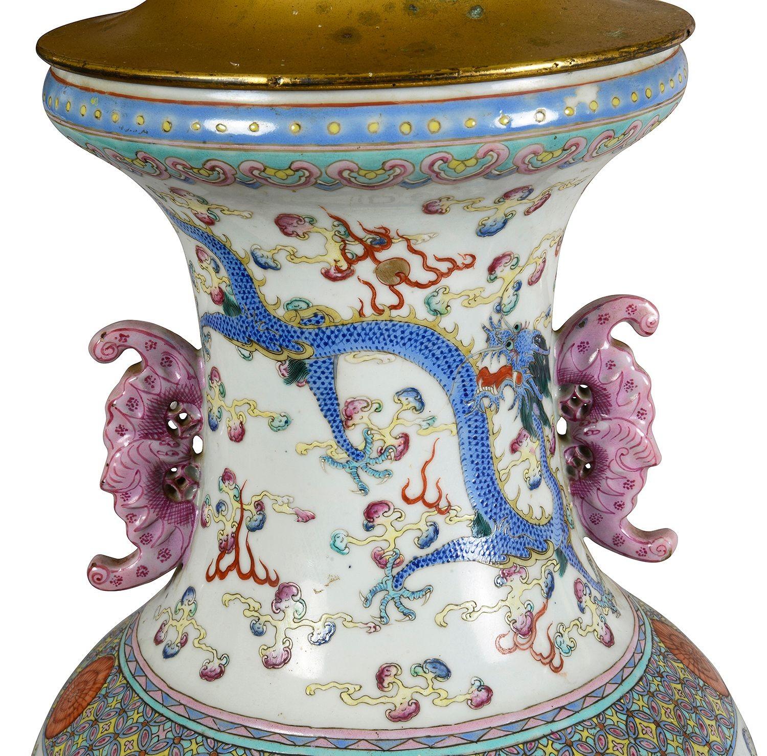 Pareja de jarrones / lámparas chinas de estilo Rosa de familia, S. XIX. Exportación china en venta