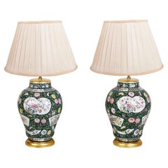 Paar chinesische Vasen / Lampen im Famille-Verte-Stil des 19. Jahrhunderts