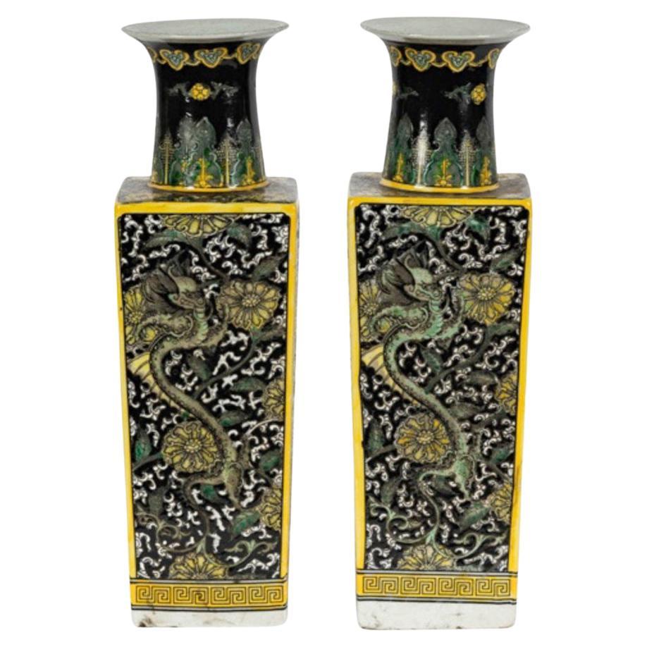 Paire de vases chinois Famille Verte en vente