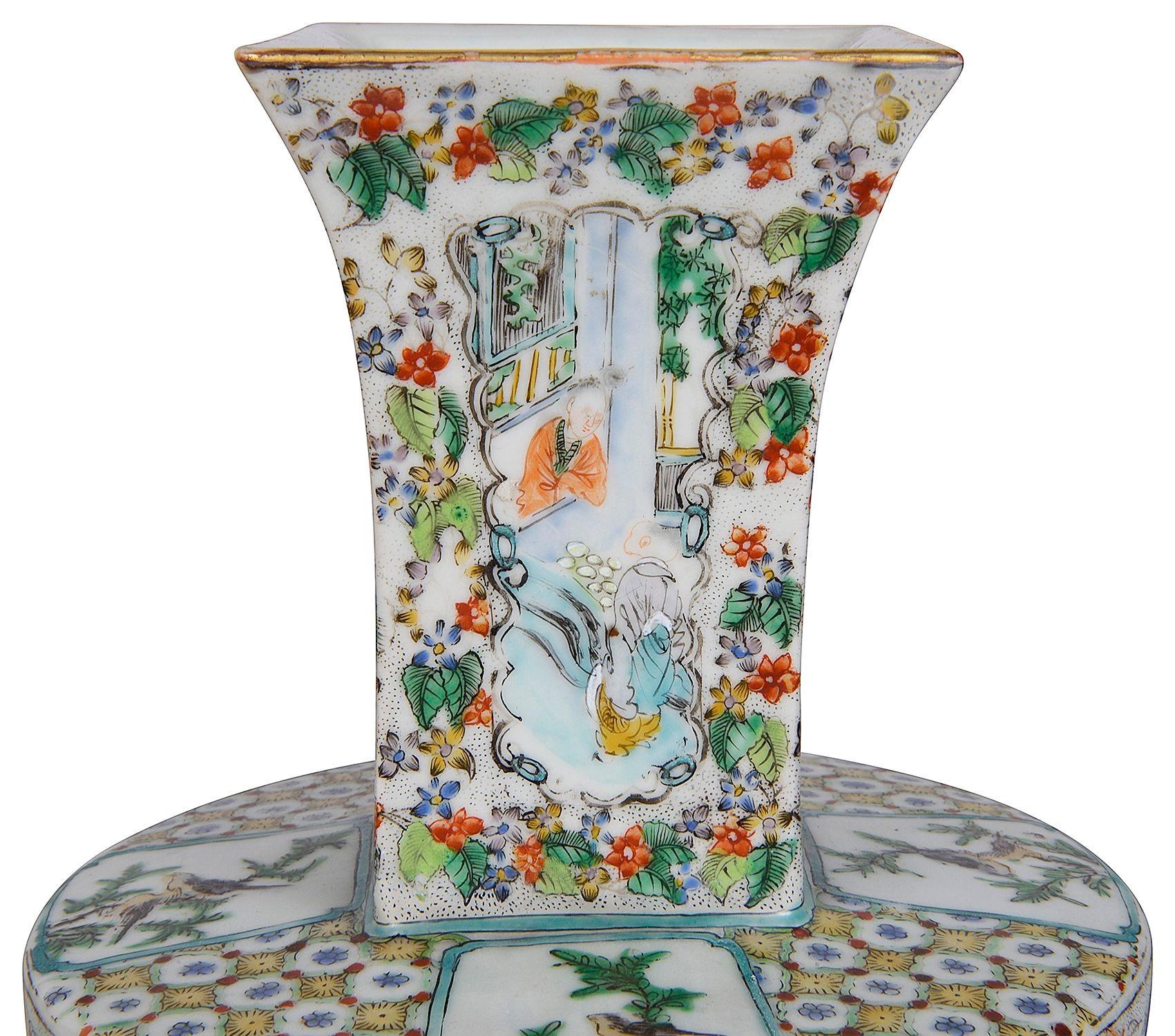 Paar chinesische Famille Verte Vasen/Lampen, um 1880 (Französisch) im Angebot