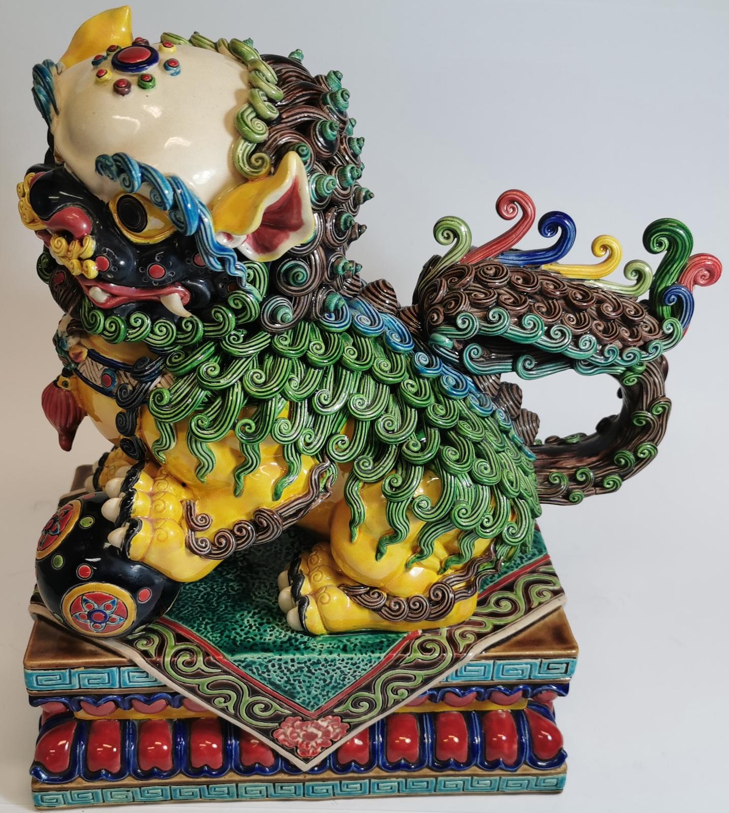 Chinoiserie Pair of Chinese Foo Dogs For Sale