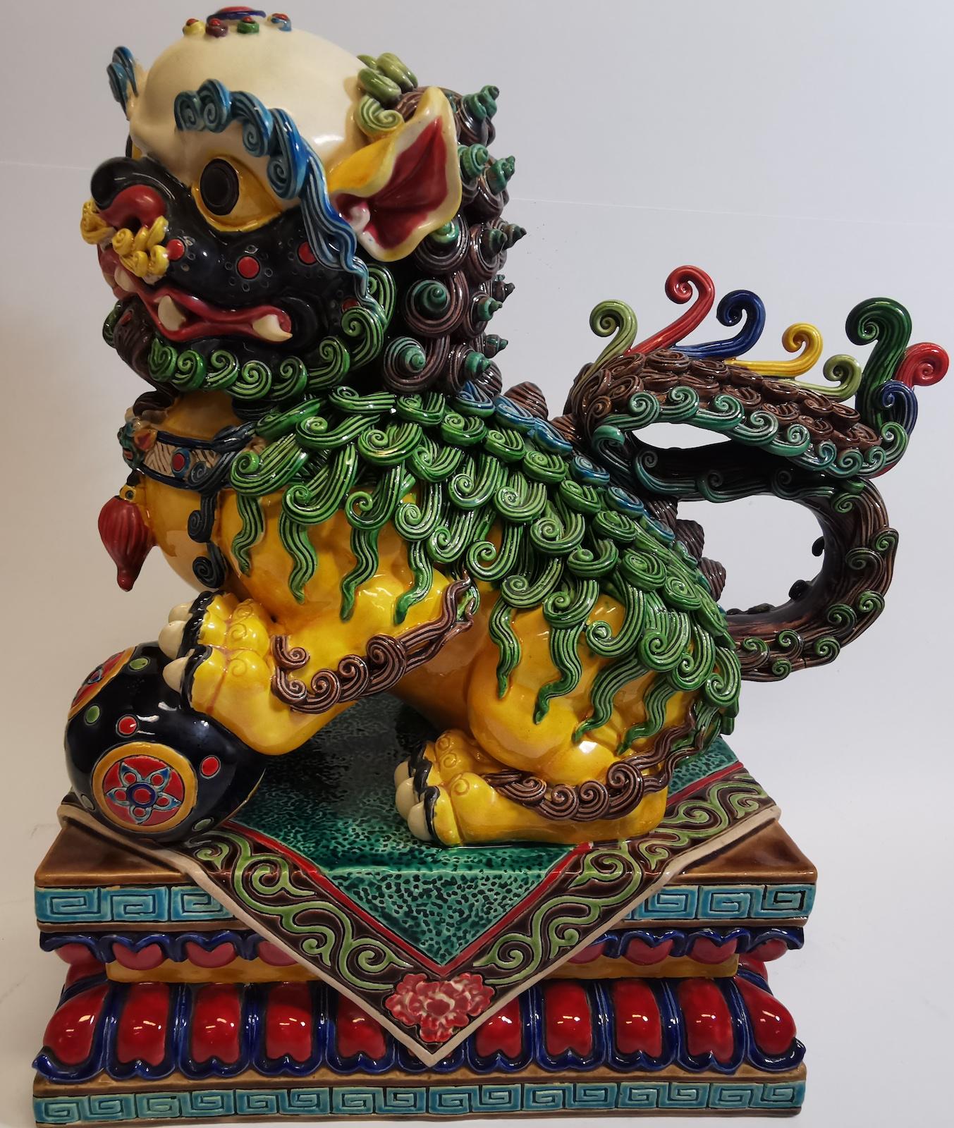 Pair of Chinese Foo Dogs In Excellent Condition For Sale In Paradise Point, Queensland