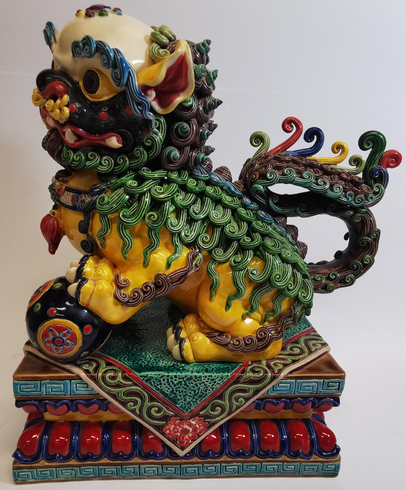 Late 20th Century Pair of Chinese Foo Dogs For Sale