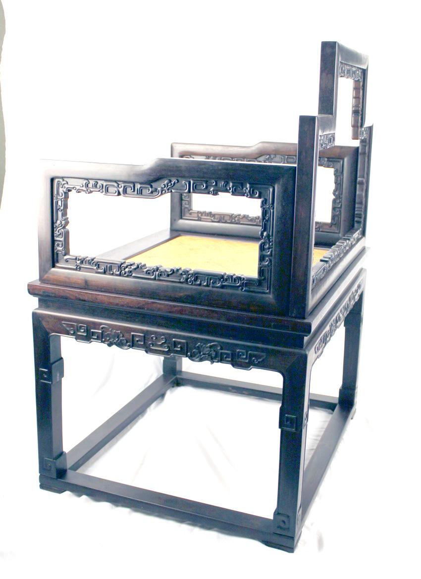 Paar Chinesisch Indien Rot Sandelholz Massiv Zitan geschnitzt Low Back Arm Chair im Angebot 2