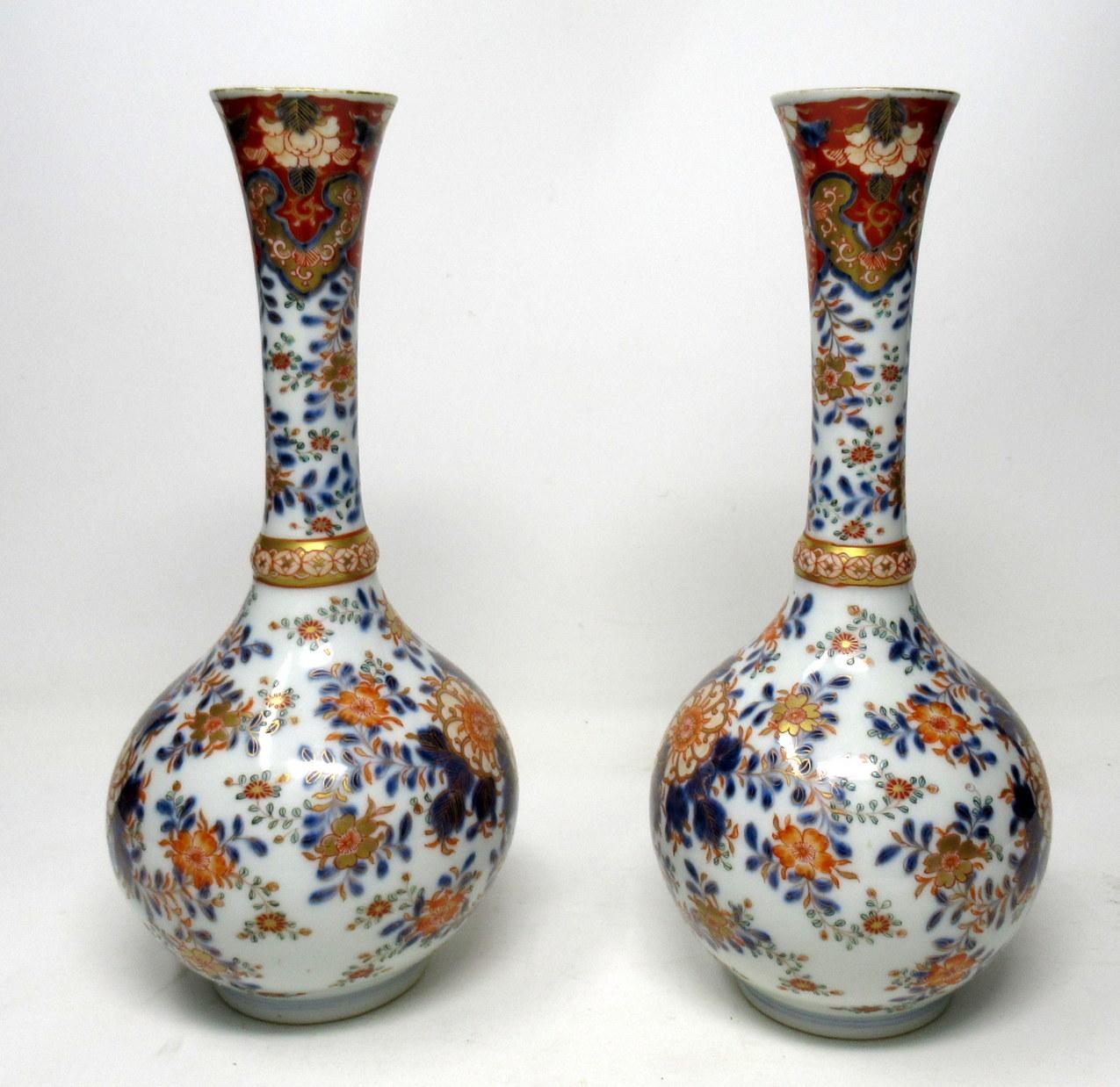 Pair of Chinese Japanese Hand Painted Imari Bottle Vases Gilt Blue Red In Good Condition In Dublin, Ireland