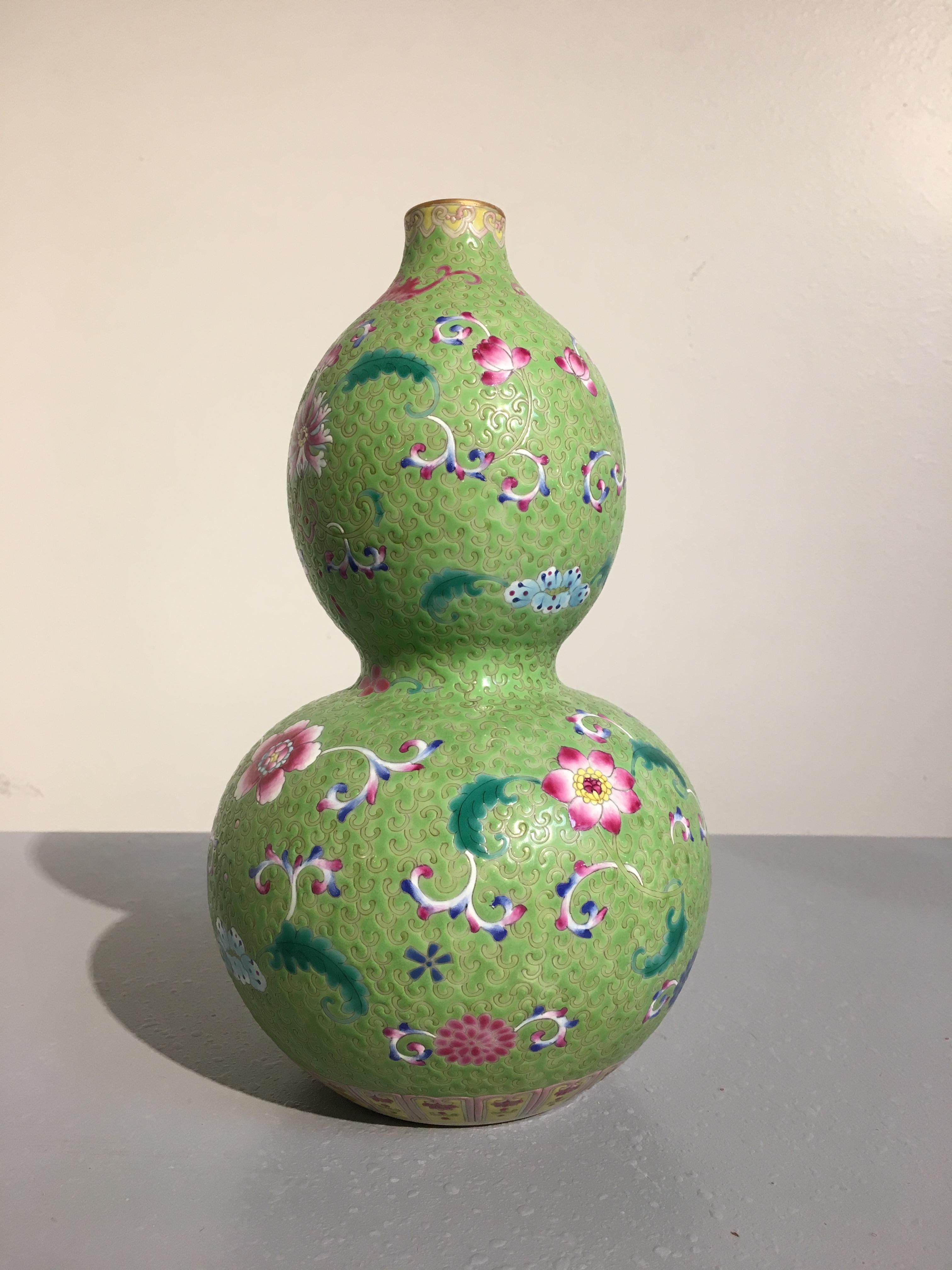 Enameled Pair of Chinese Lime Green Famille Rose Sgarffito Ground Vases, Republic Period