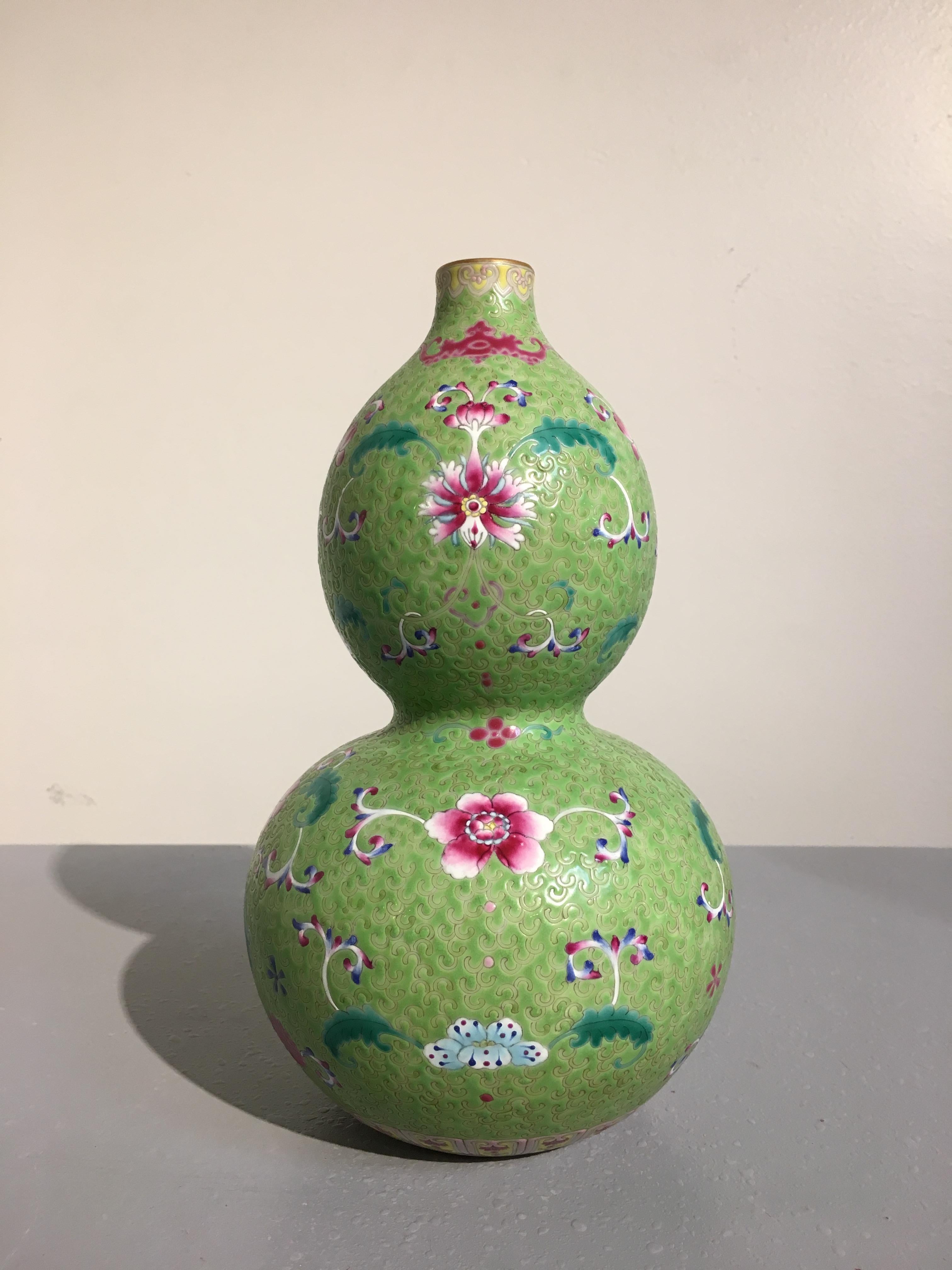 Pair of Chinese Lime Green Famille Rose Sgarffito Ground Vases, Republic Period In Good Condition In Austin, TX