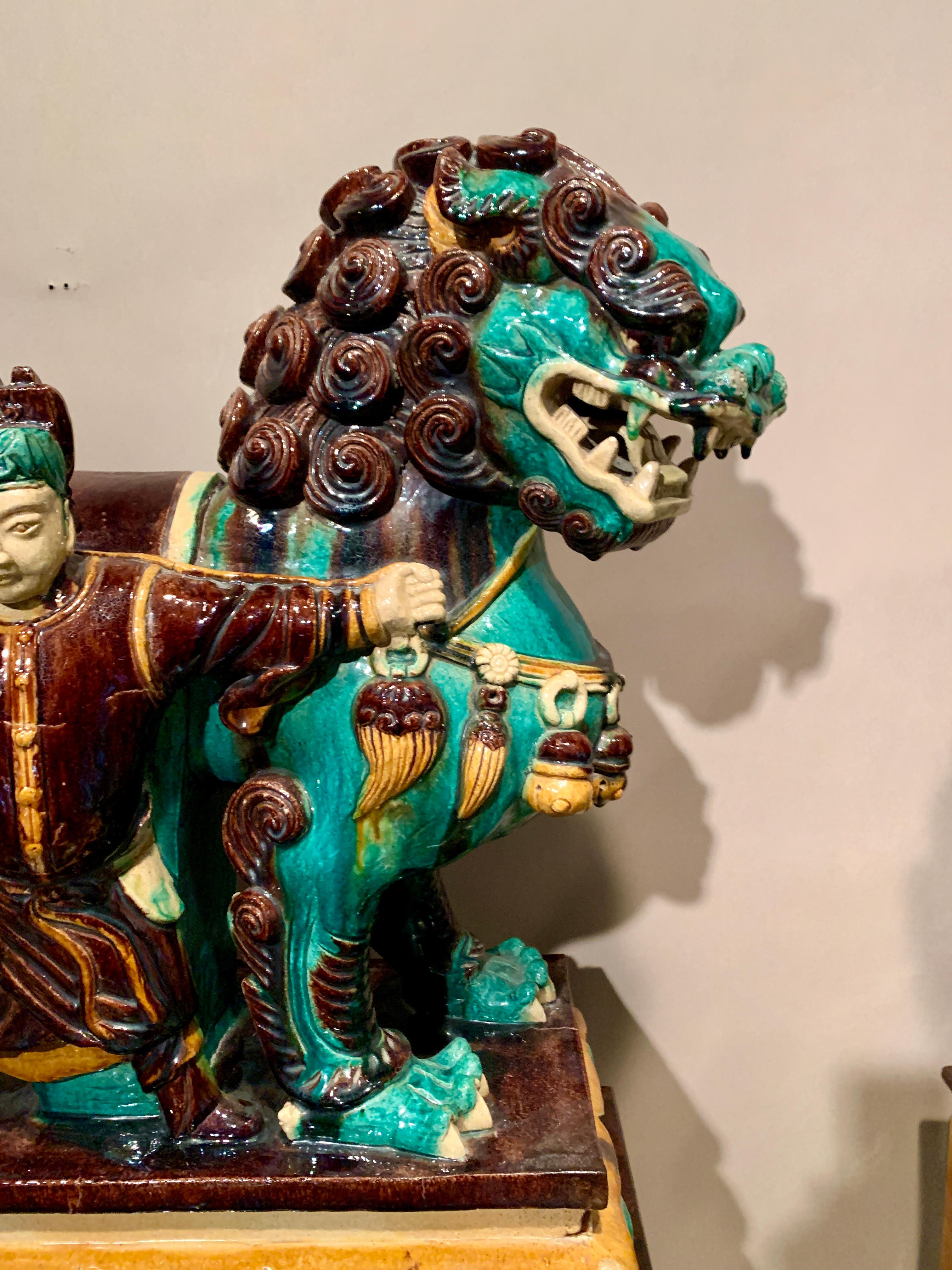 Pair Chinese Ming Dynasty Glazed Buddhist Lions and Attendants, 17th Century For Sale 3