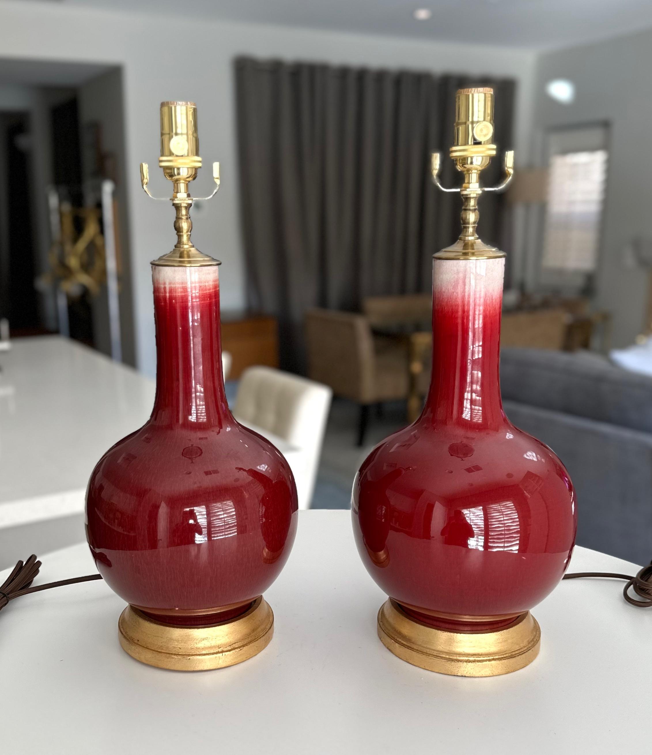Paire de lampes de bureau chinoises en porcelaine sang de bœuf en vente 7