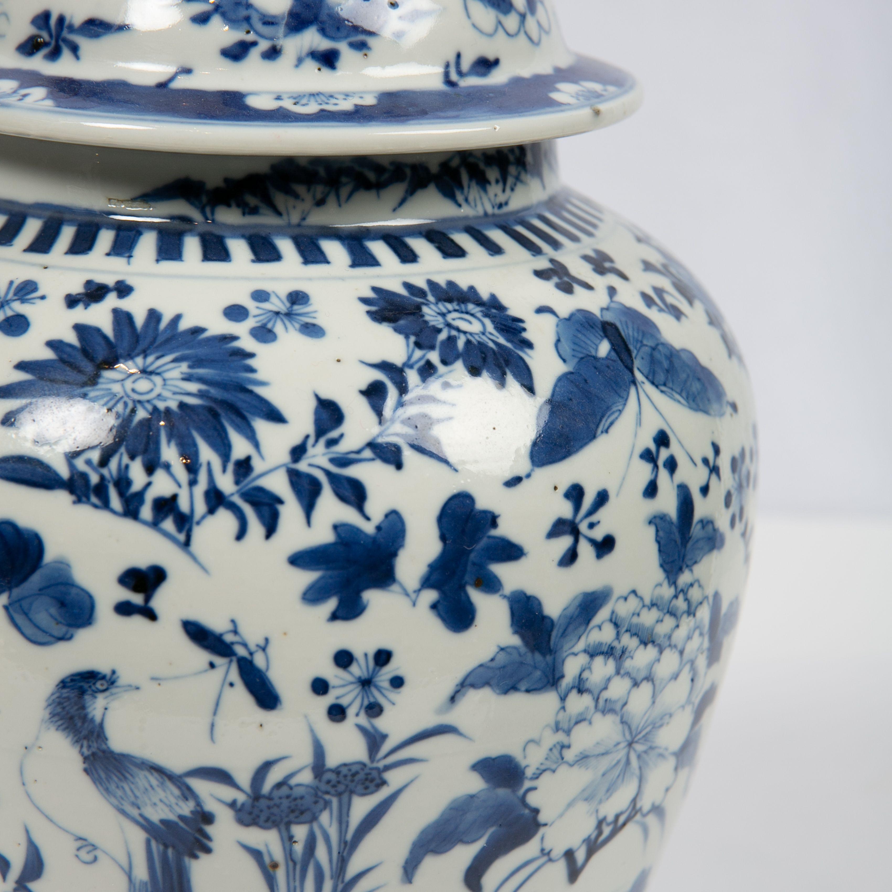 Pair of Chinese Porcelain Blue and White Covered Jars 19th Century Qing Dynasty 10
