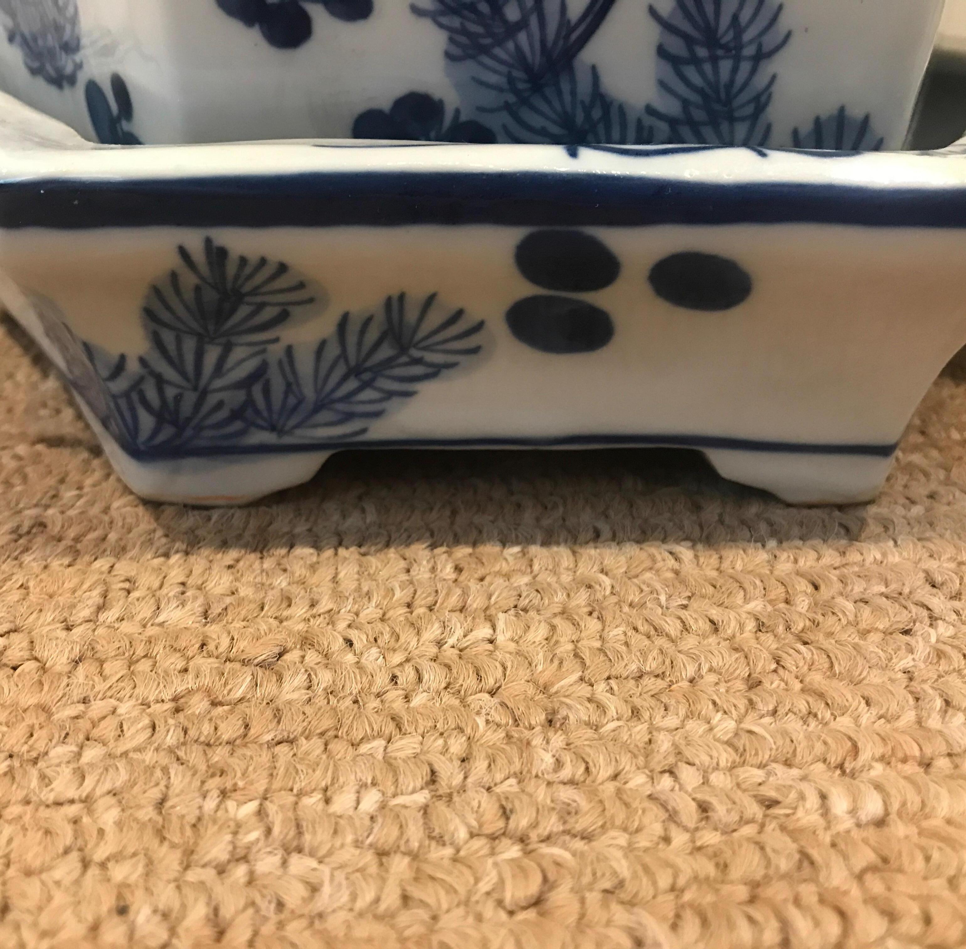 Late 19th Century Pair of Chinese Porcelain Blue and White Planters