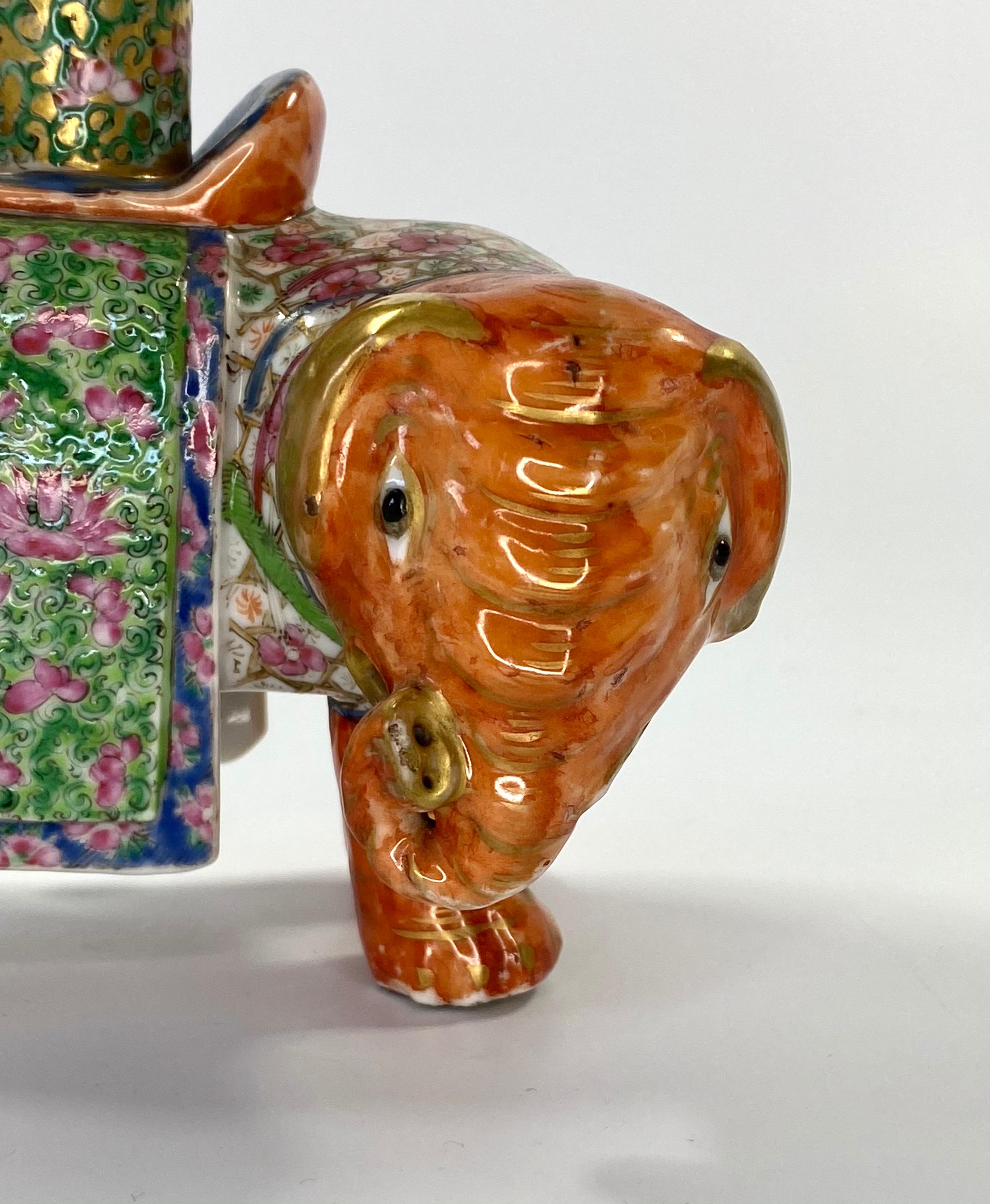 Pair of Chinese Porcelain Elephant Joss Stick Holders, circa 1850, Qing Dynasty 4