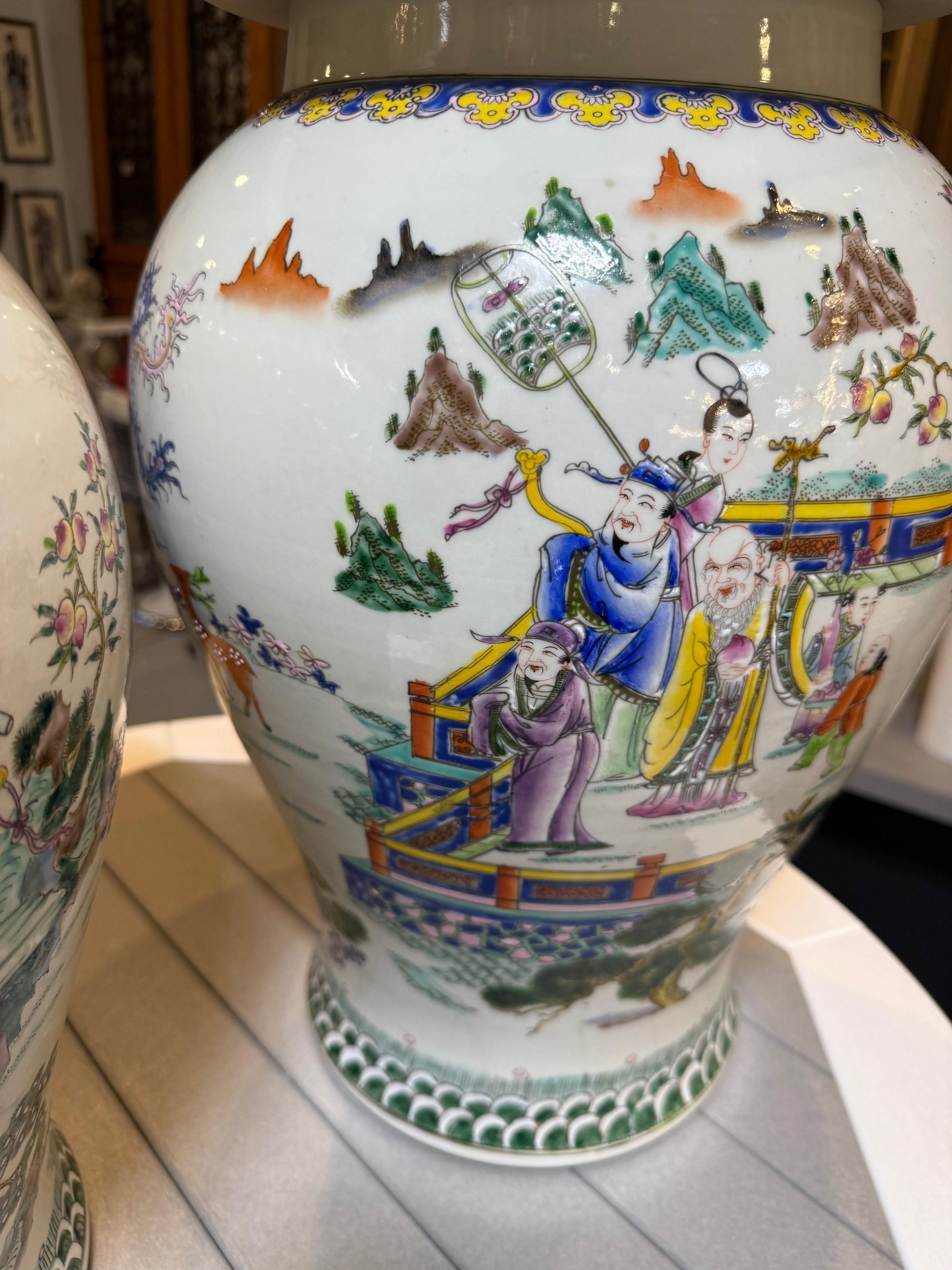 Pair Chinese Porcelain Lidded Ginger Urns - Qianlong Vases, Jars, Qing Pottery For Sale 6