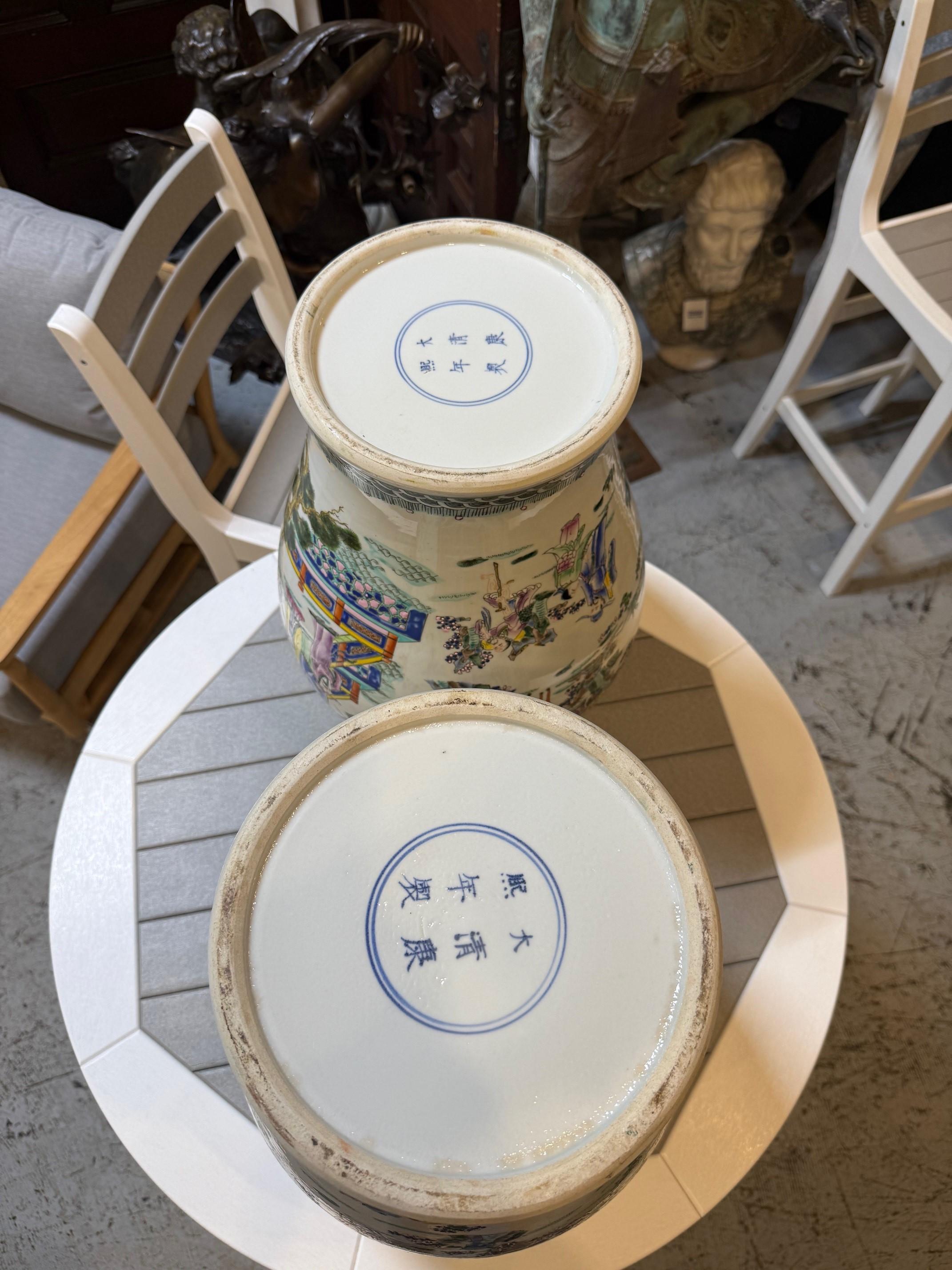 Pair Chinese Porcelain Lidded Ginger Urns - Qianlong Vases, Jars, Qing Pottery For Sale 16