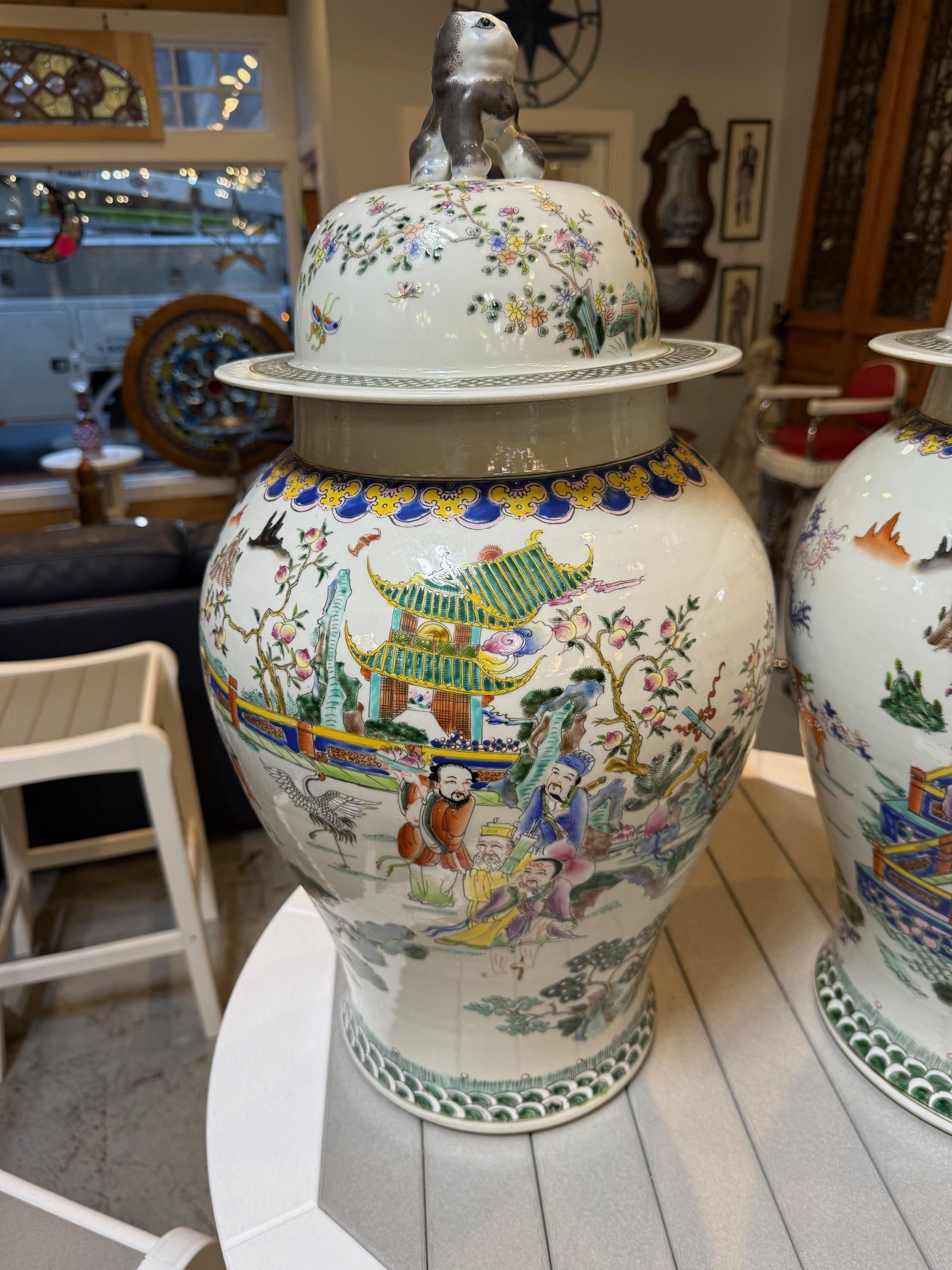 Pair Chinese Porcelain Lidded Ginger Urns - Qianlong Vases, Jars, Qing Pottery In Good Condition For Sale In Stamford, CT