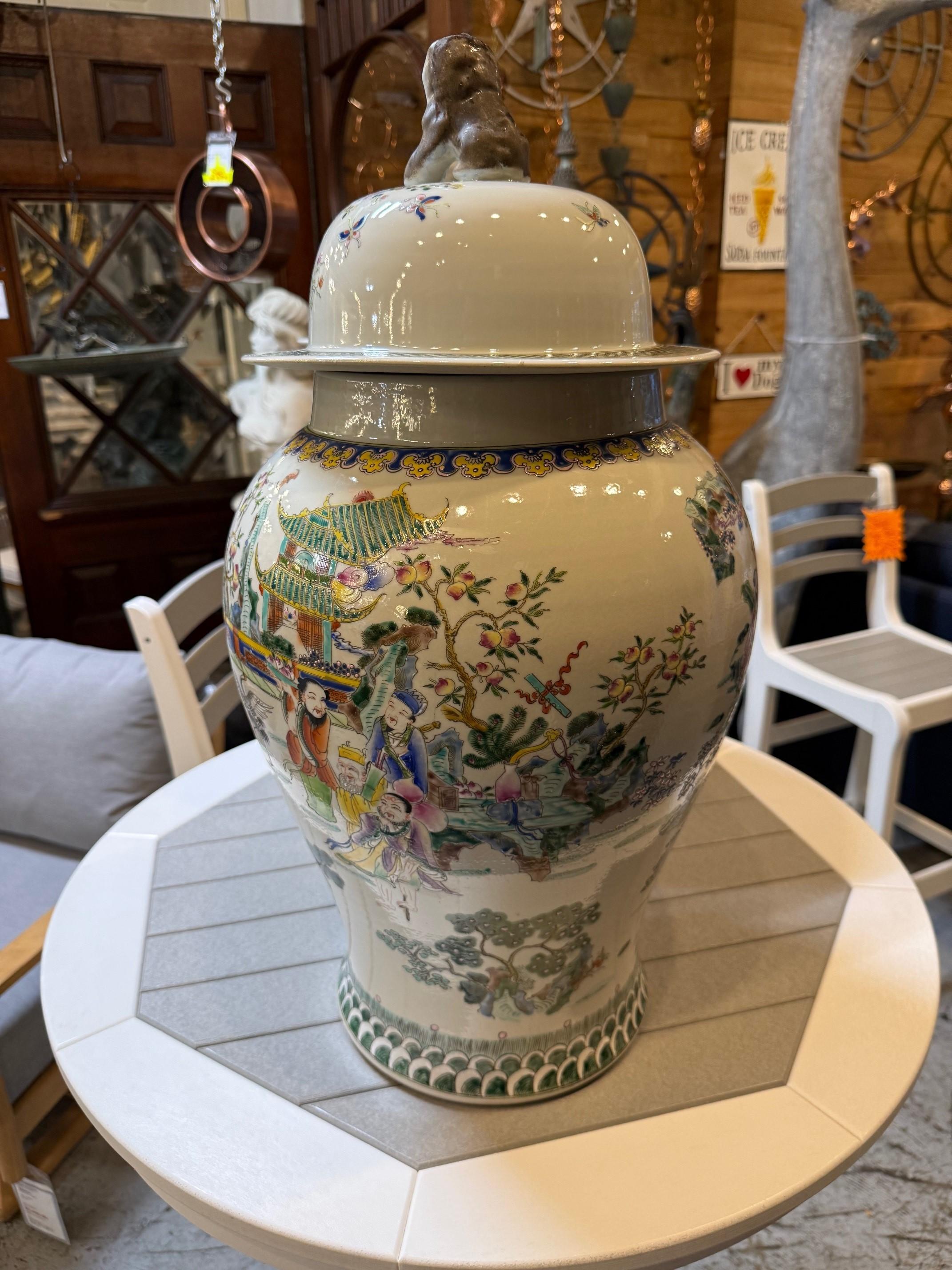 Pair Chinese Porcelain Lidded Ginger Urns - Qianlong Vases, Jars, Qing Pottery For Sale 1