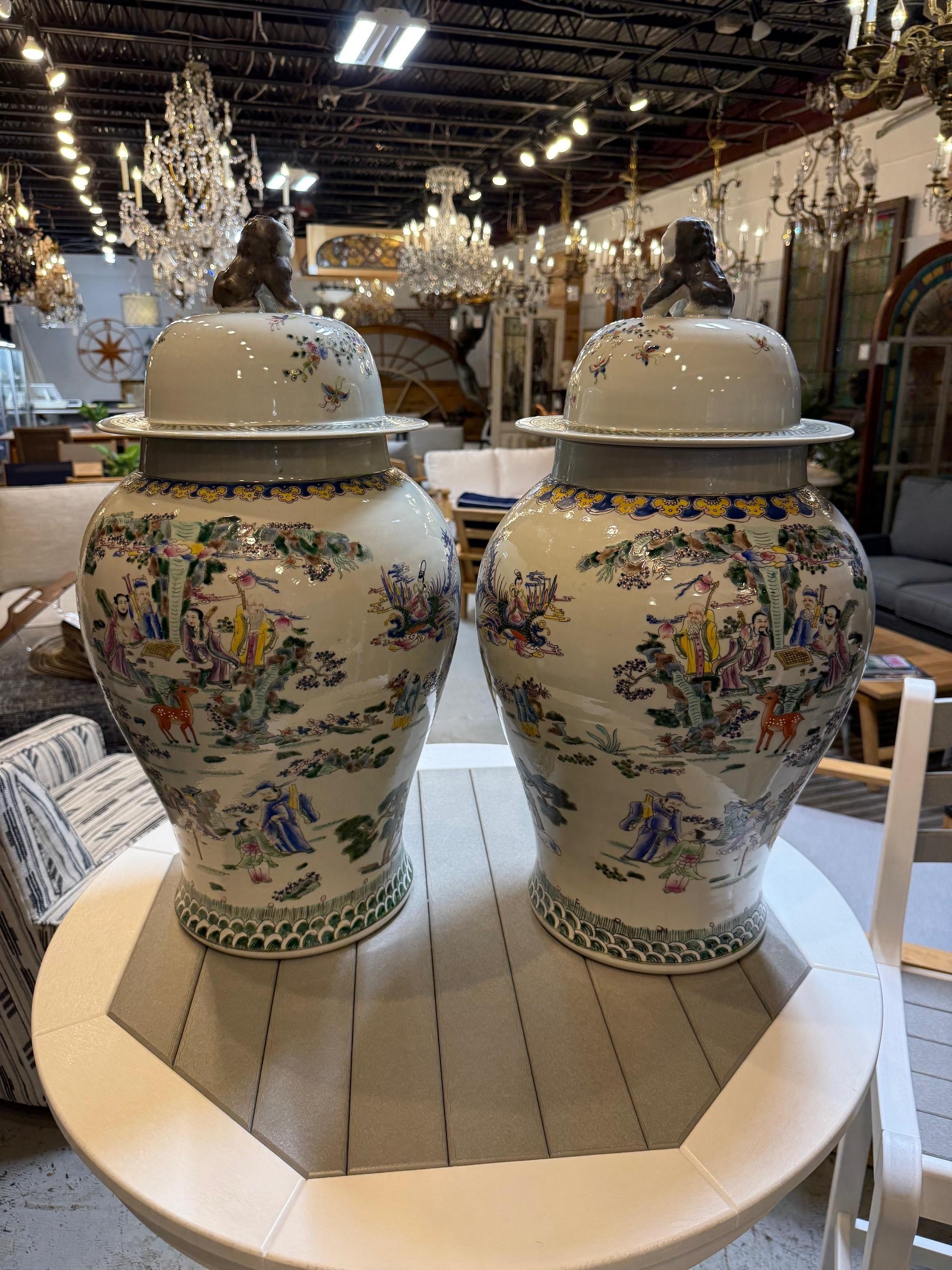 Pair Chinese Porcelain Lidded Ginger Urns - Qianlong Vases, Jars, Qing Pottery For Sale 2