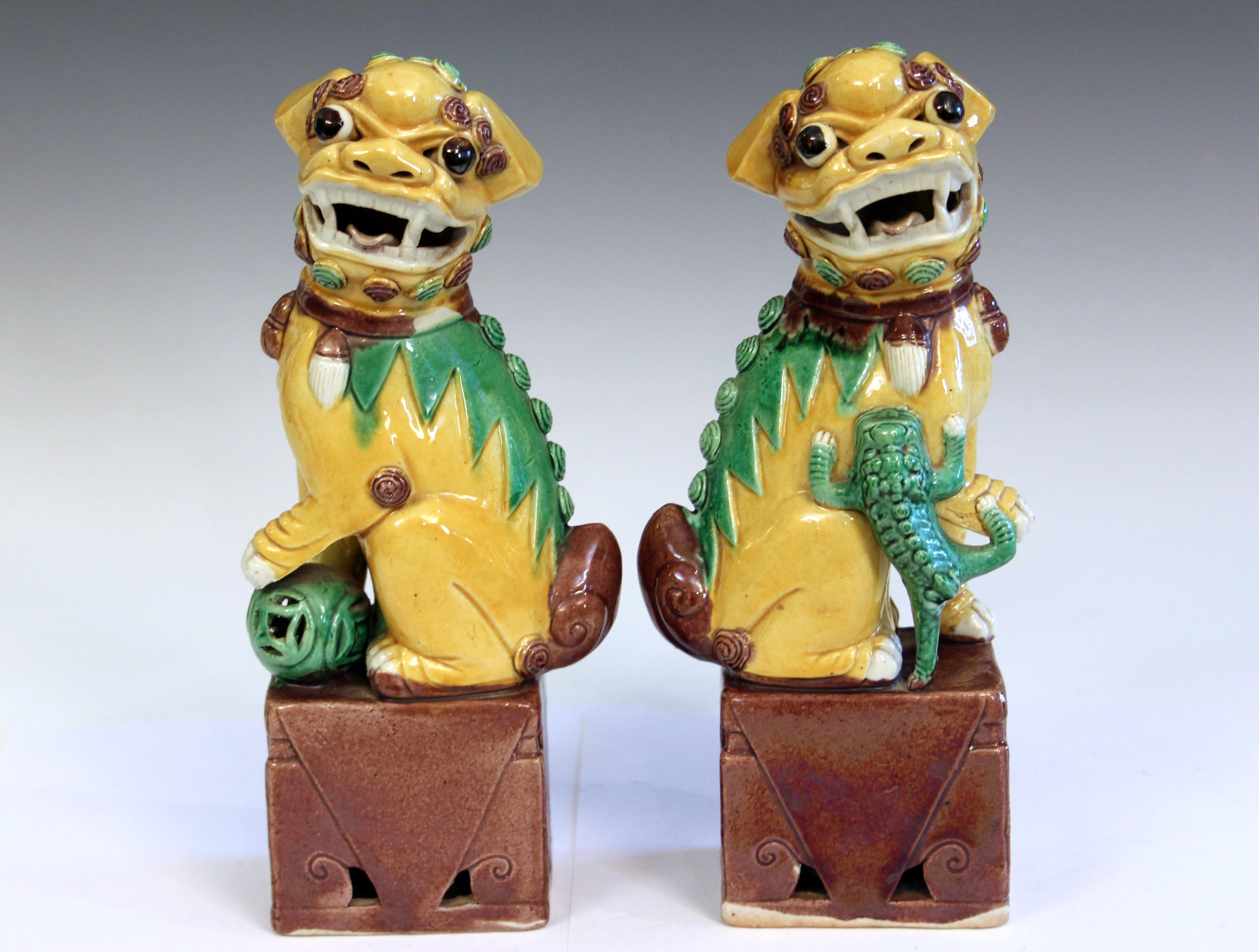 Pair Chinese Porcelain Old Vintage Buddhist Kangxi Lions Foo Dogs Vintage 5