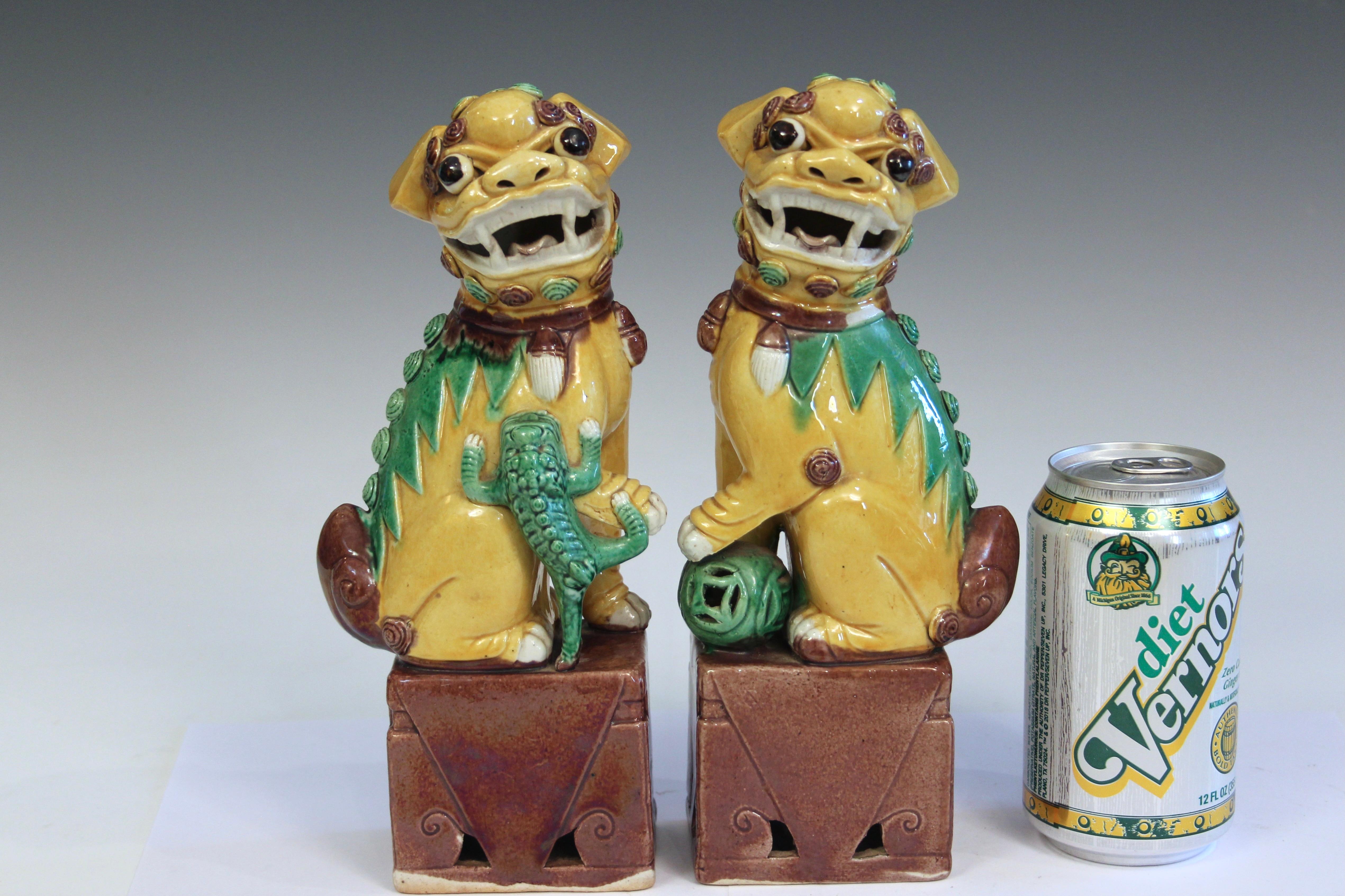 Pair Chinese Porcelain Old Vintage Buddhist Kangxi Lions Foo Dogs Vintage 6