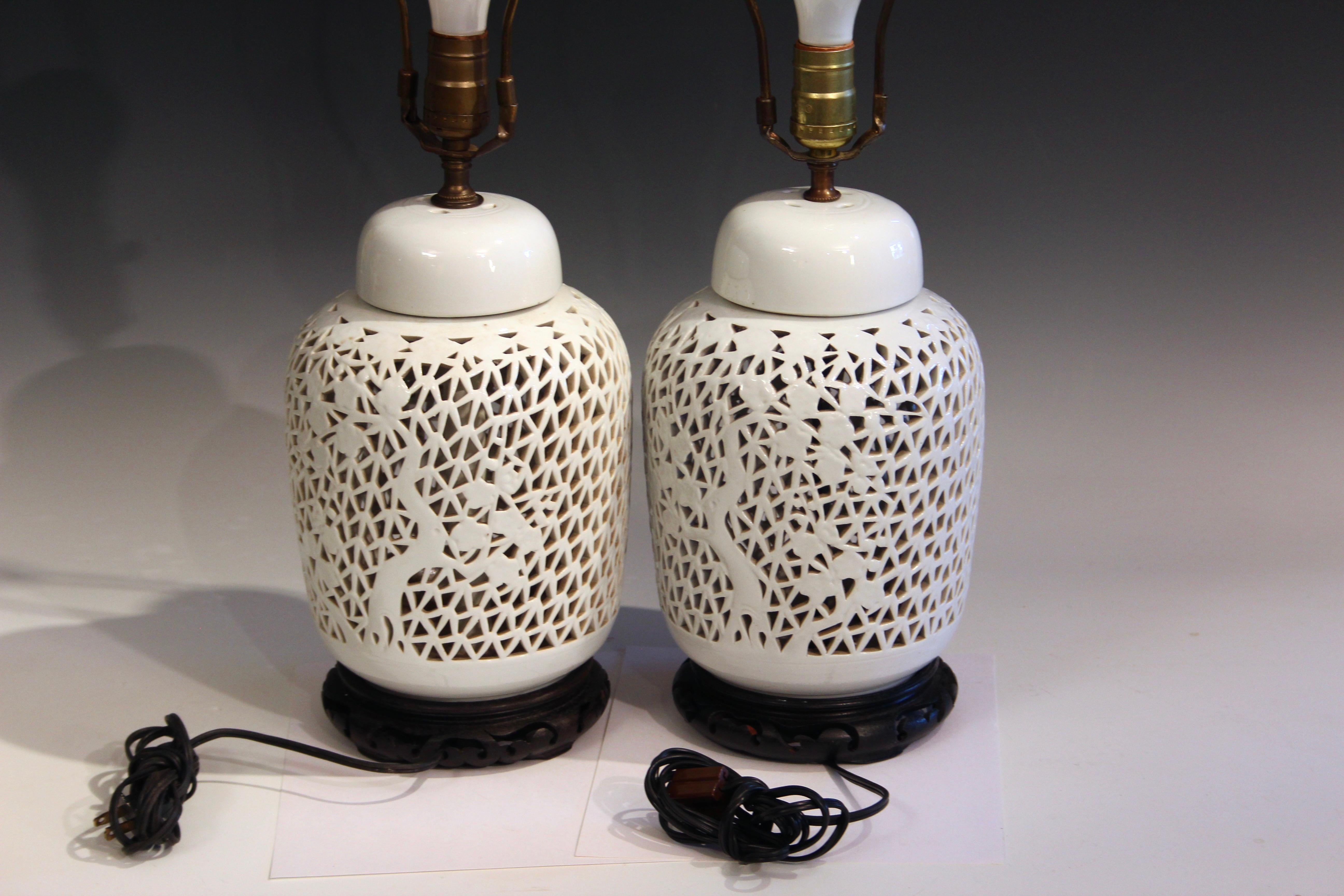 Qing Pair Chinese Porcelain Old Vintage Lamps Vase Pierced Reticulated Blanc de Chine For Sale