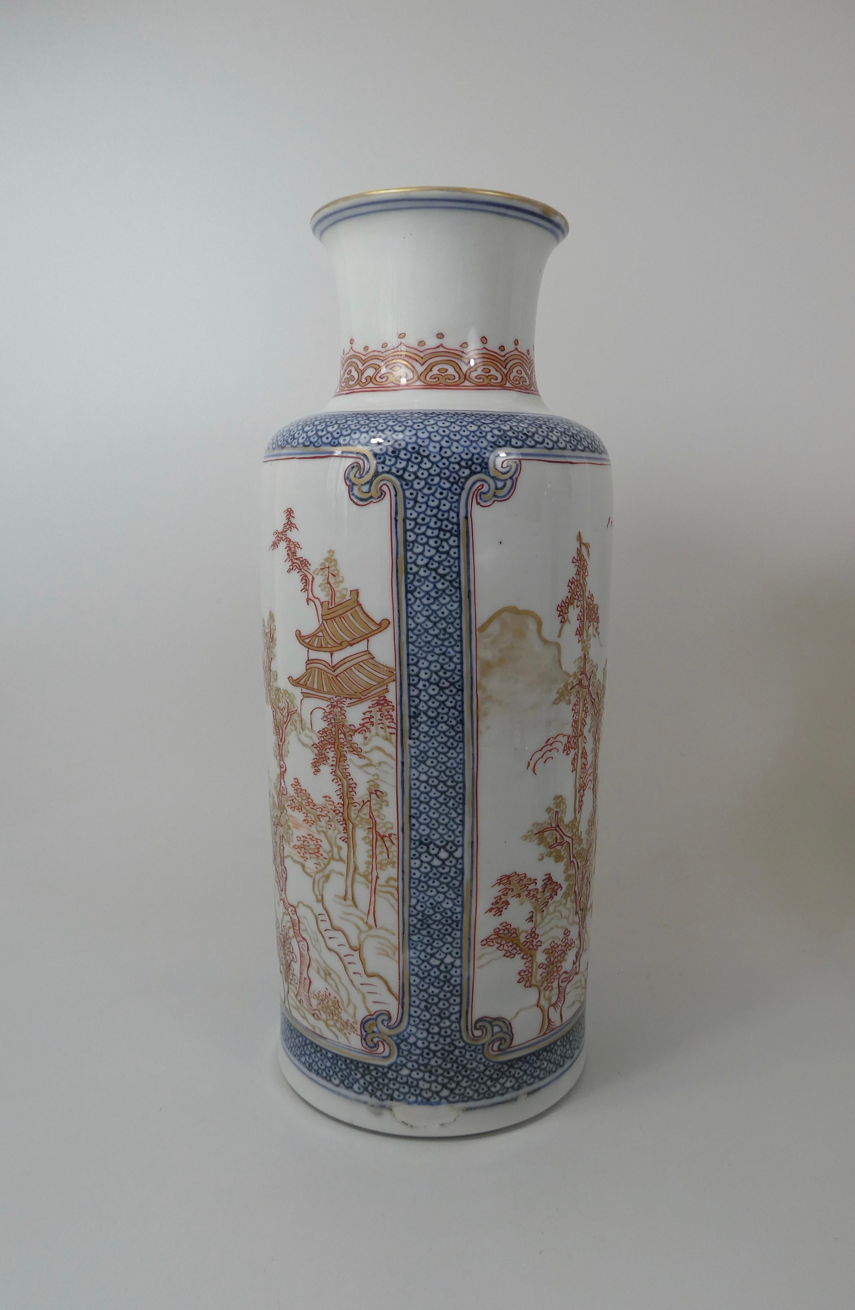 Early 18th Century Pair of Chinese Porcelain ‘Rouge de Fer’ Decorated Vases, c. 1700. Kangxi.