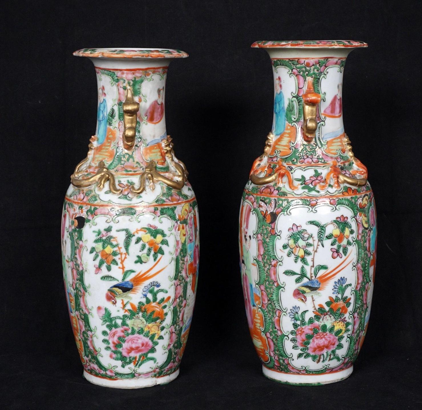 Pair Chinese Rose Medallion Vases 5