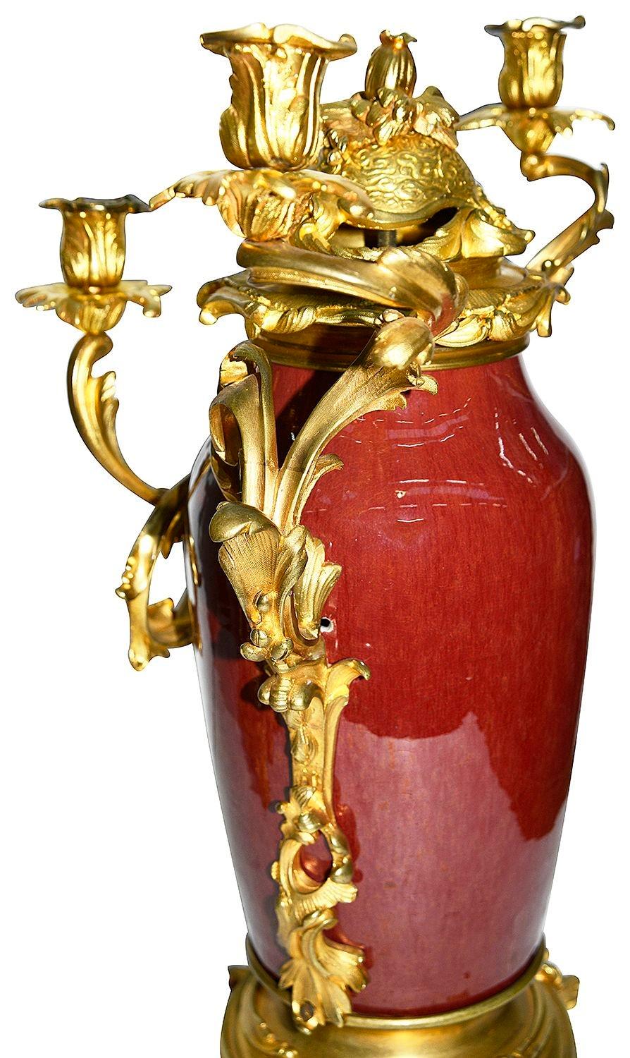 Paire de vases / candélabres chinois Sang Du Boeuf, vers 1880 Bon état - En vente à Brighton, Sussex