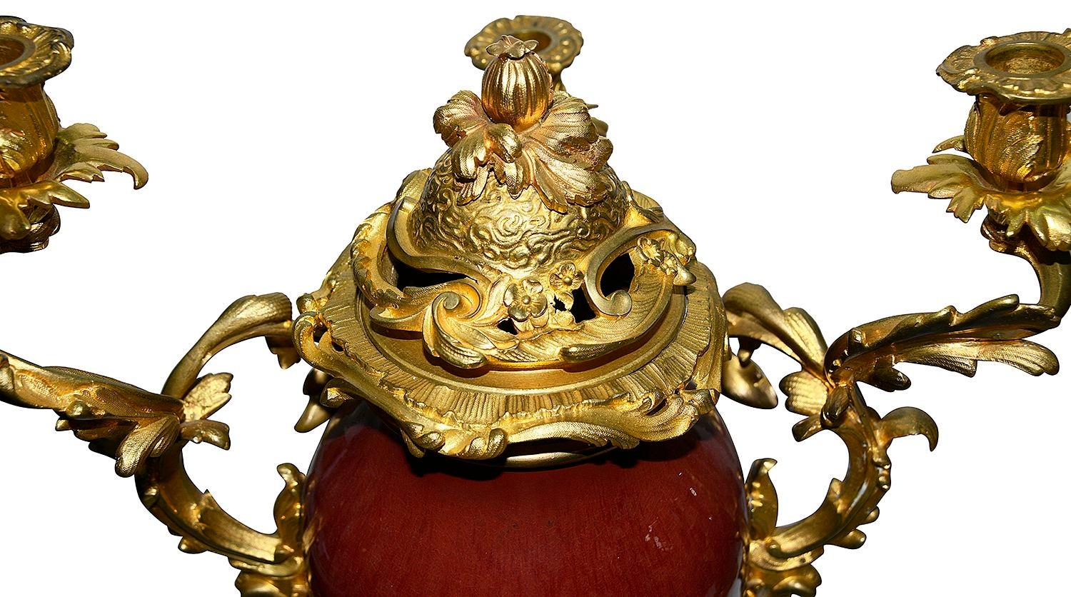 XIXe siècle Paire de vases / candélabres chinois Sang Du Boeuf, vers 1880 en vente