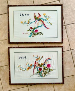 Coppia di dipinti cinesi ricamati e firmati in seta di Suzhou con cornice