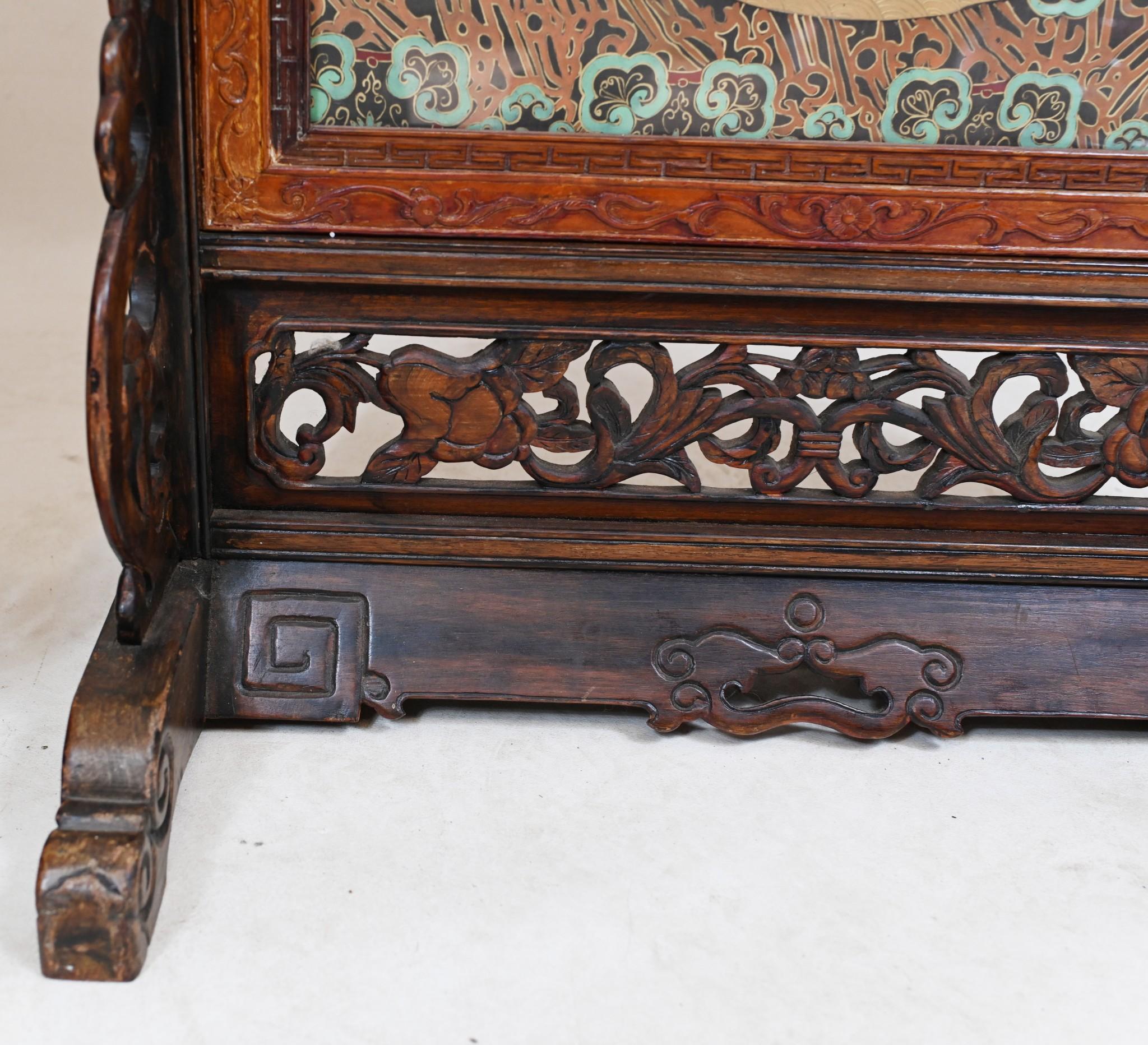 Pair Chinese Silk Woven Hardwood Screens Antique 1840 Qianlong Emperor For Sale 1