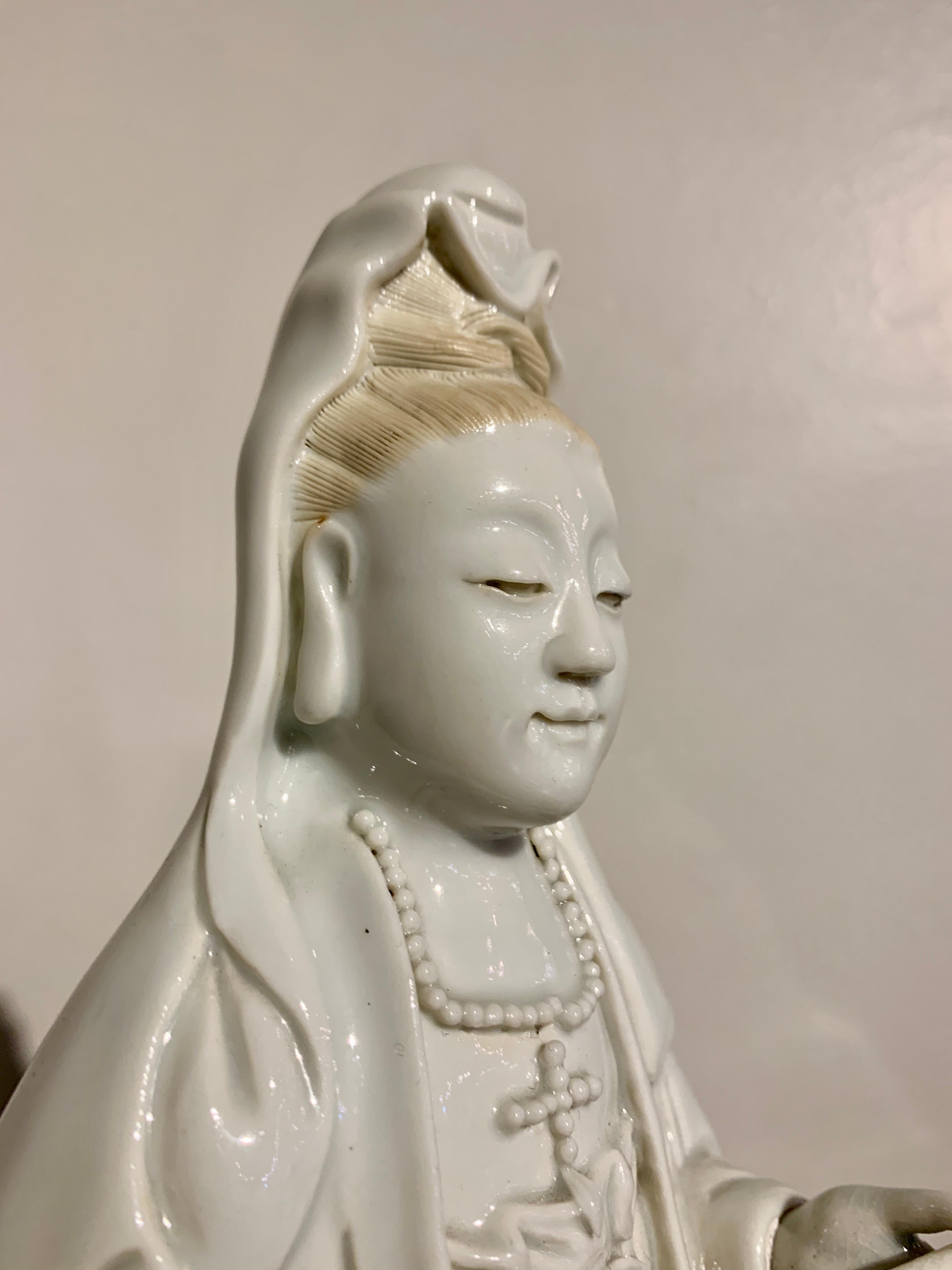 Pair Chinese White Glazed Guanyin, Qing Dynasty, 18th Century, China For Sale 7
