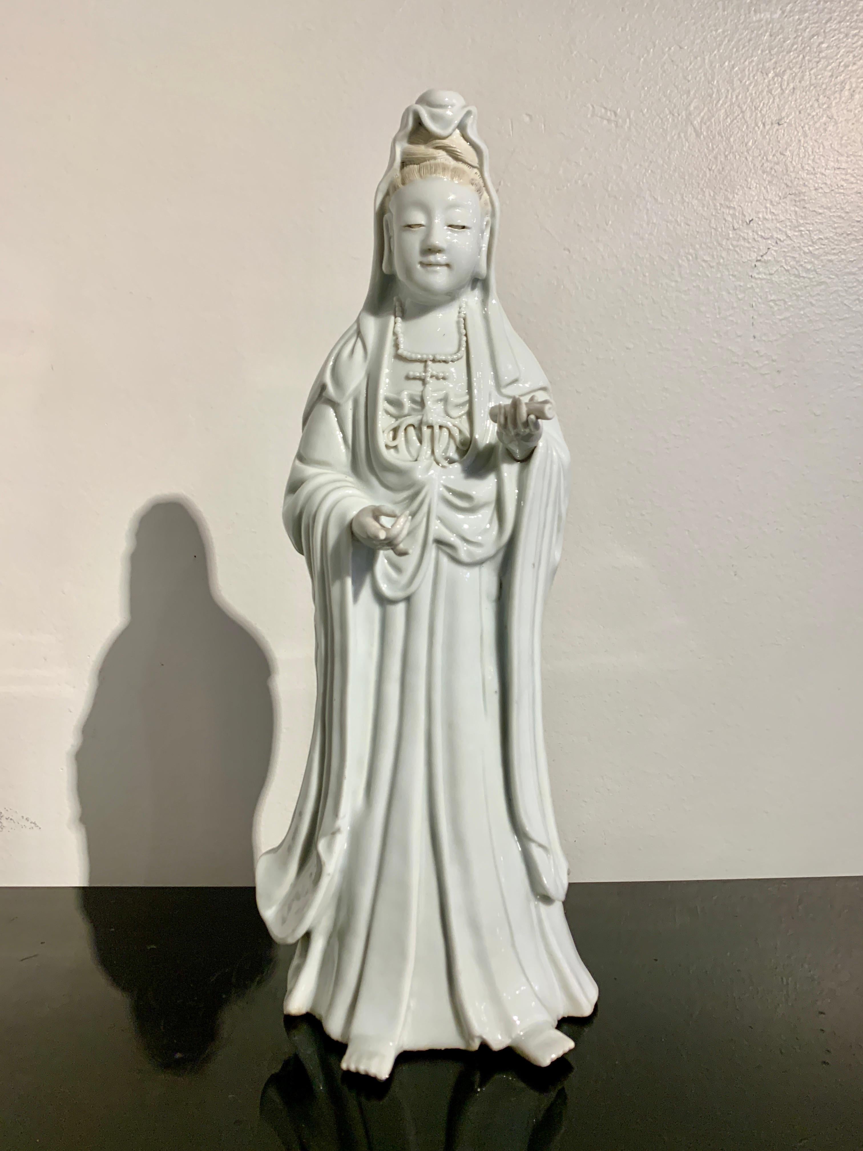 Pair Chinese White Glazed Guanyin, Qing Dynasty, 18th Century, China For Sale 11