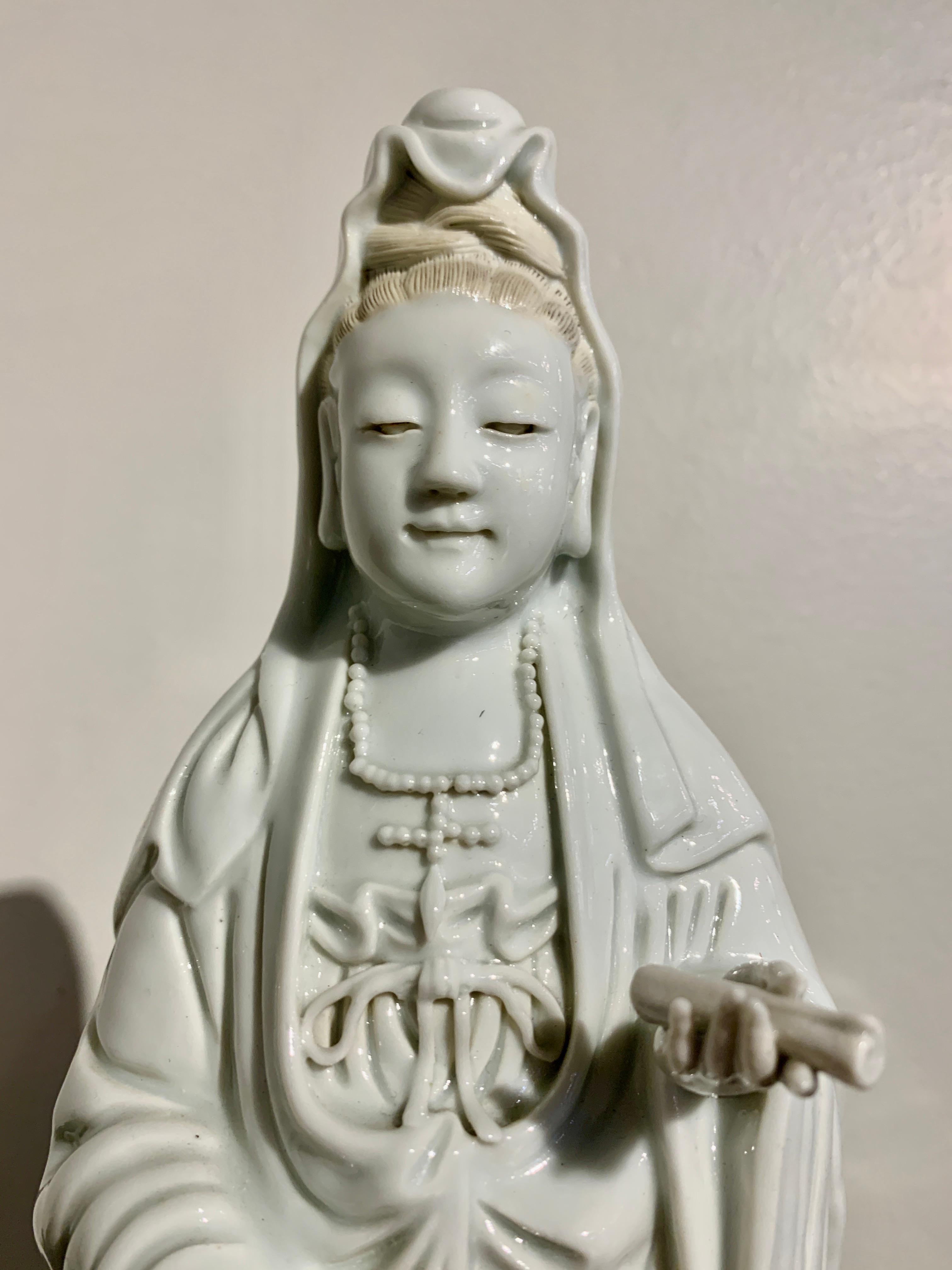Pair Chinese White Glazed Guanyin, Qing Dynasty, 18th Century, China For Sale 12