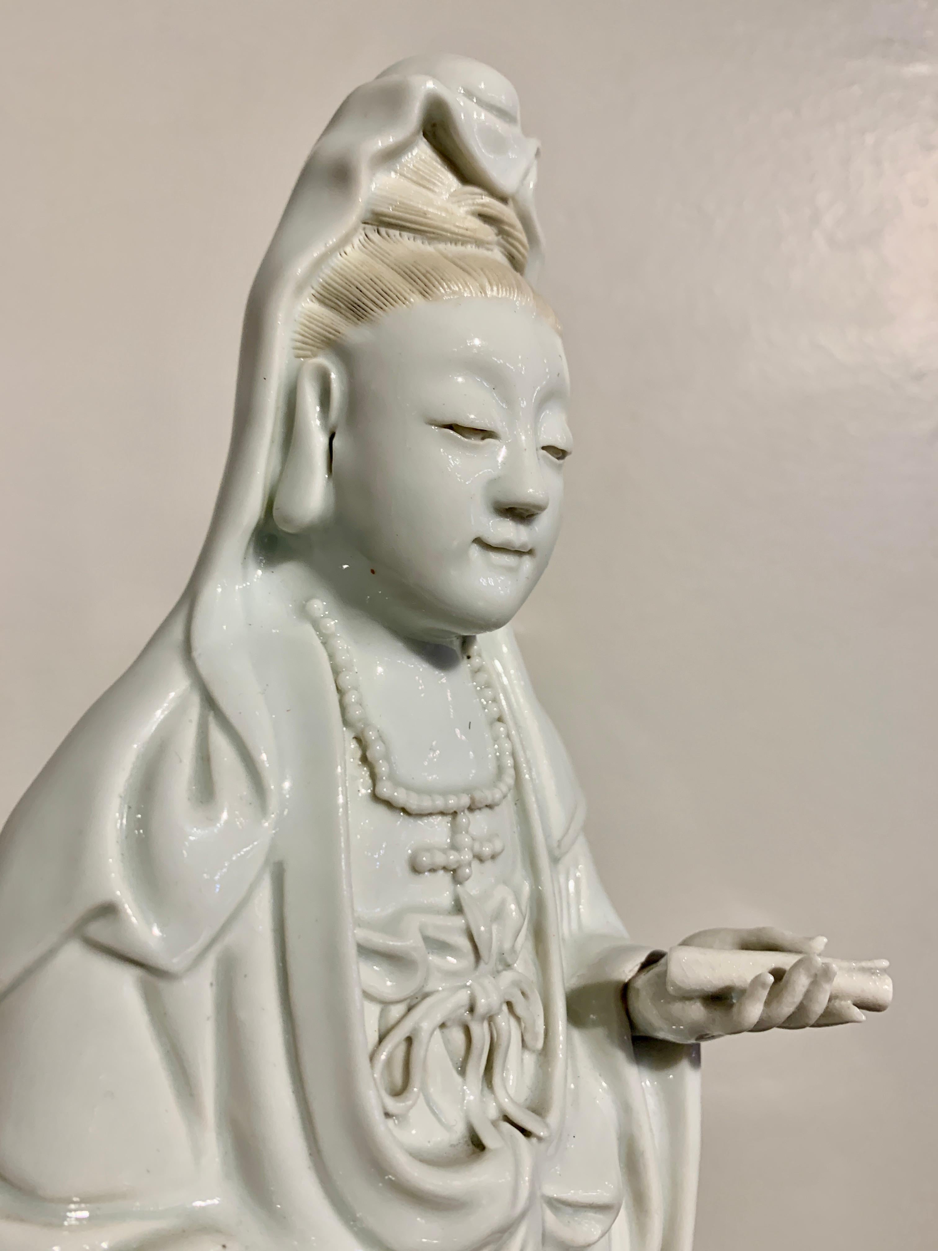 Pair Chinese White Glazed Guanyin, Qing Dynasty, 18th Century, China For Sale 13