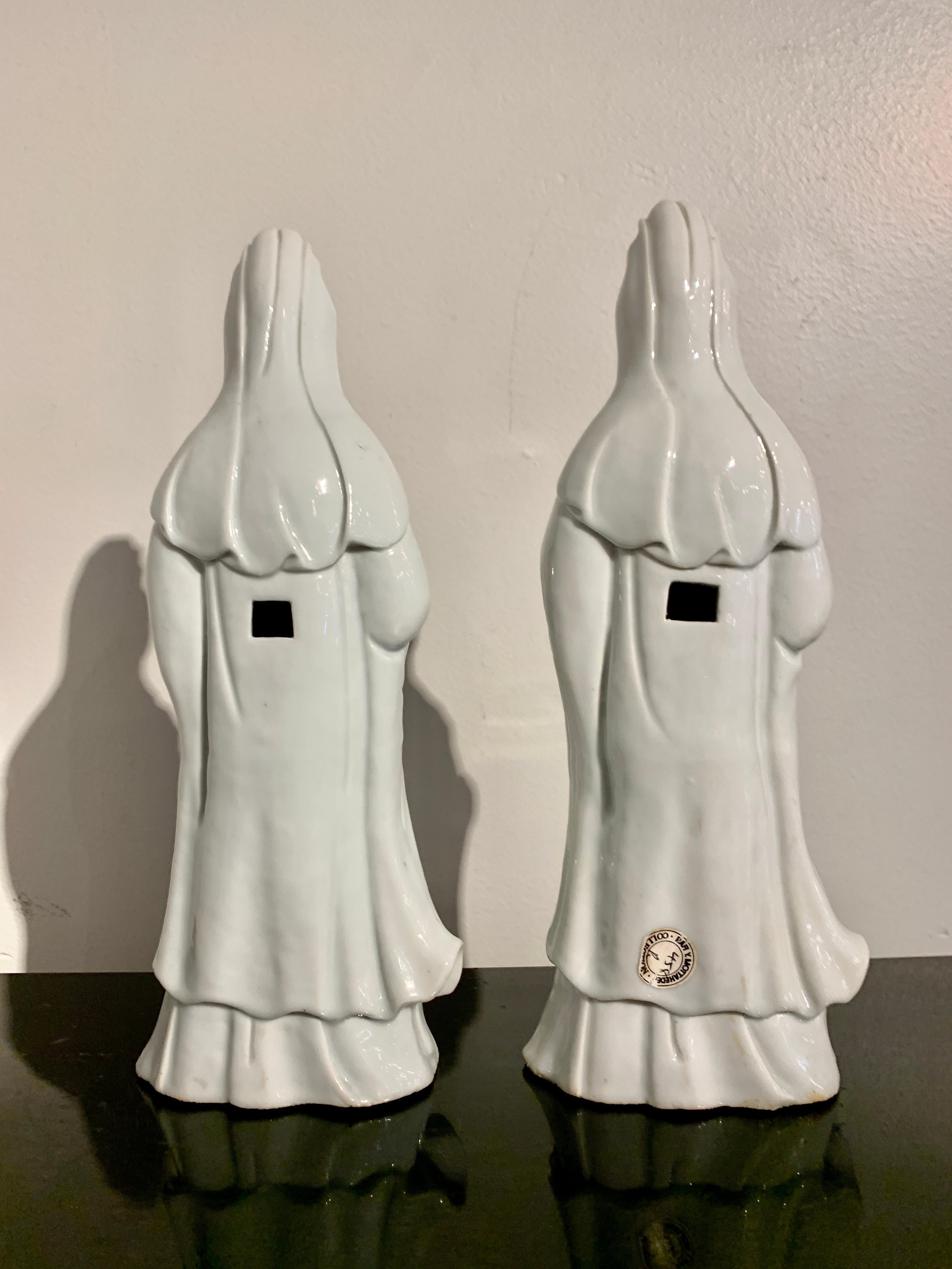 Pair Chinese White Glazed Guanyin, Qing Dynasty, 18th Century, China For Sale 1