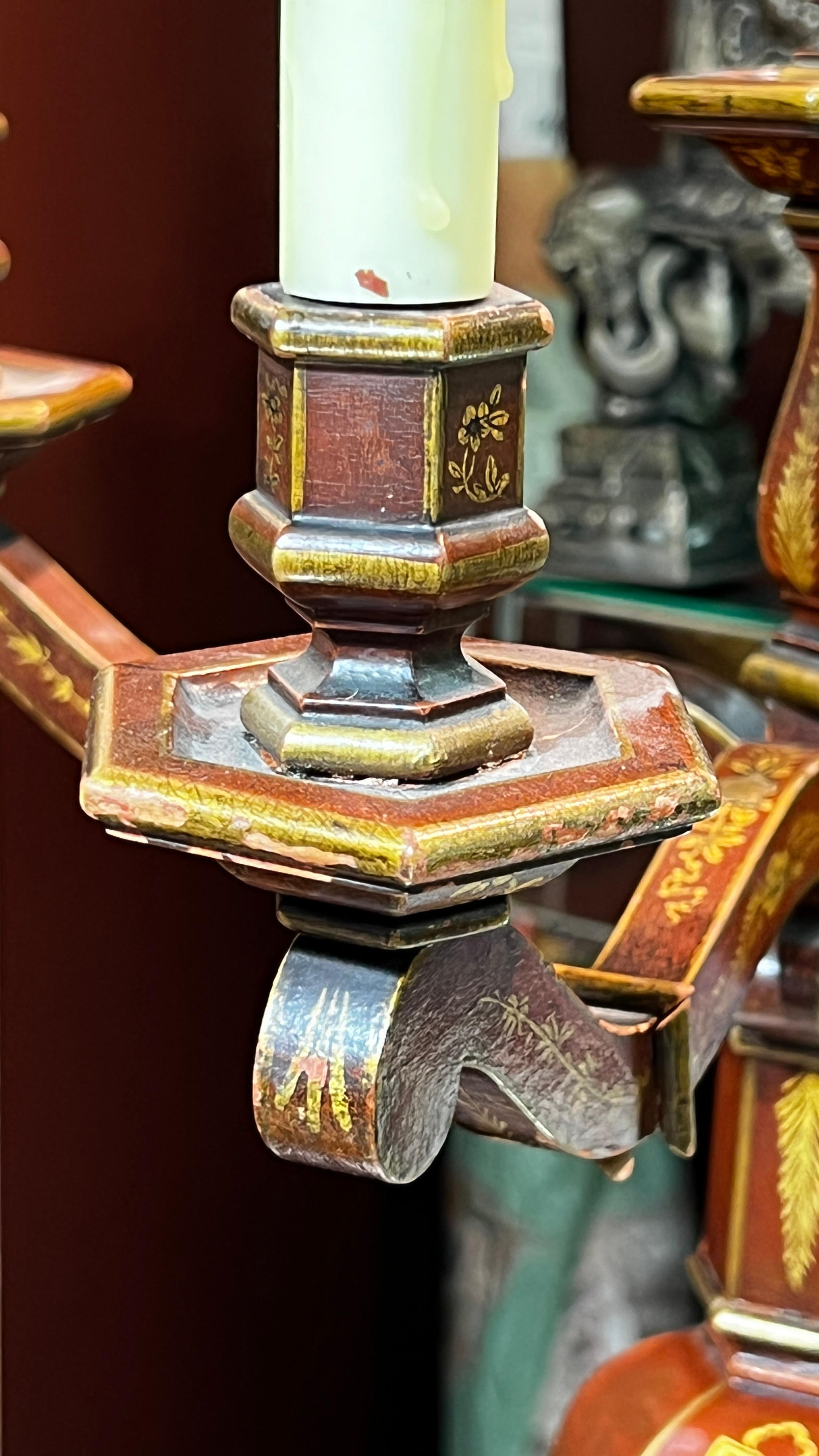 Paire de lampes de bureau chinoiseries en laque japonaise rouge en vente 2